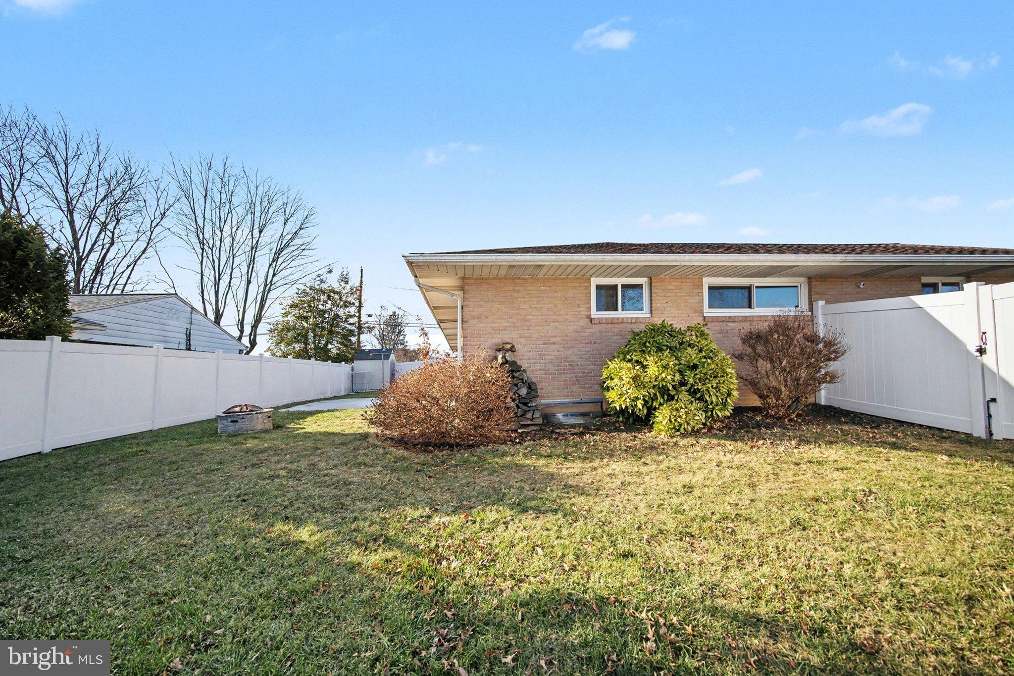 CEDAR CLIFF MANOR - Residential