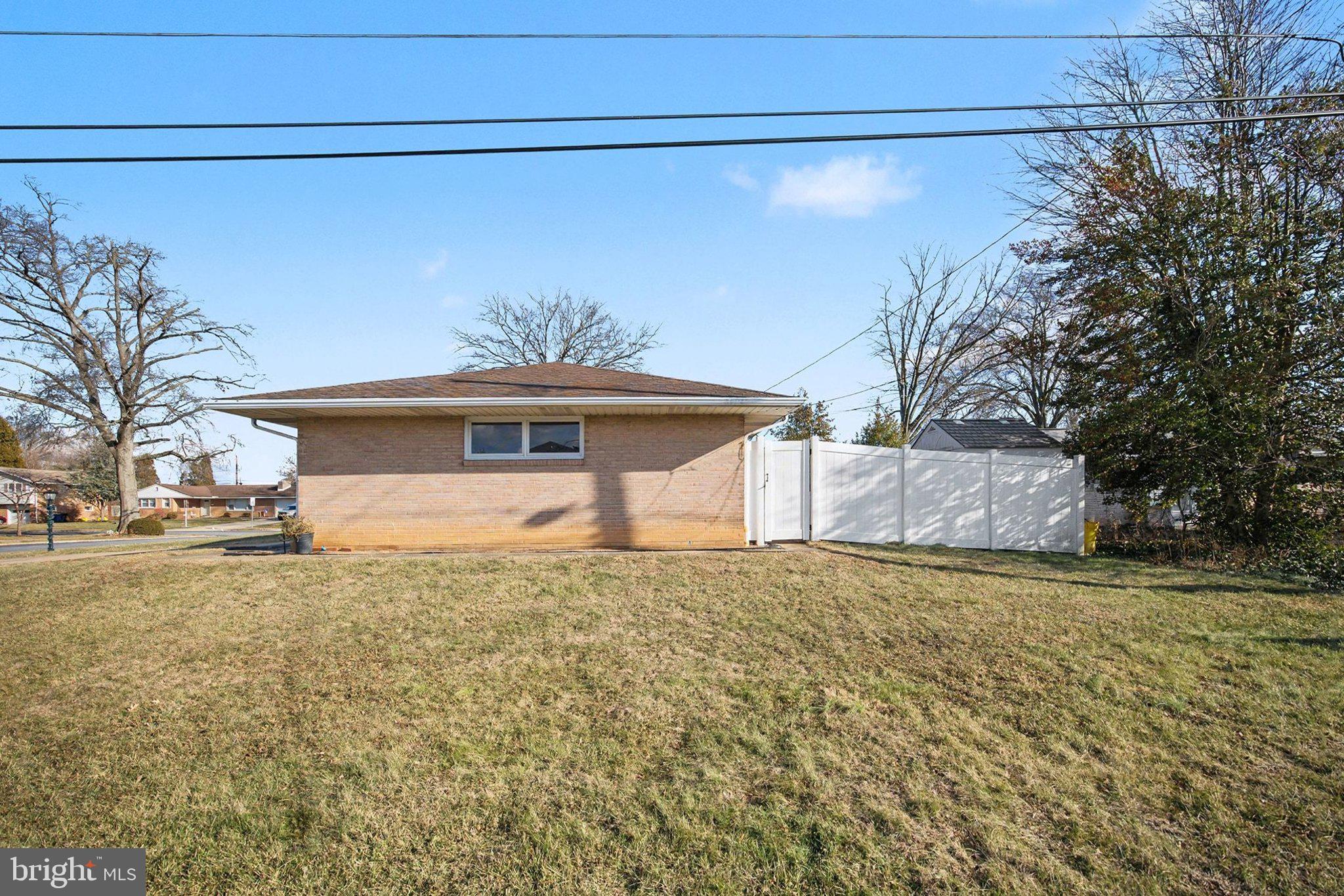 CEDAR CLIFF MANOR - Residential