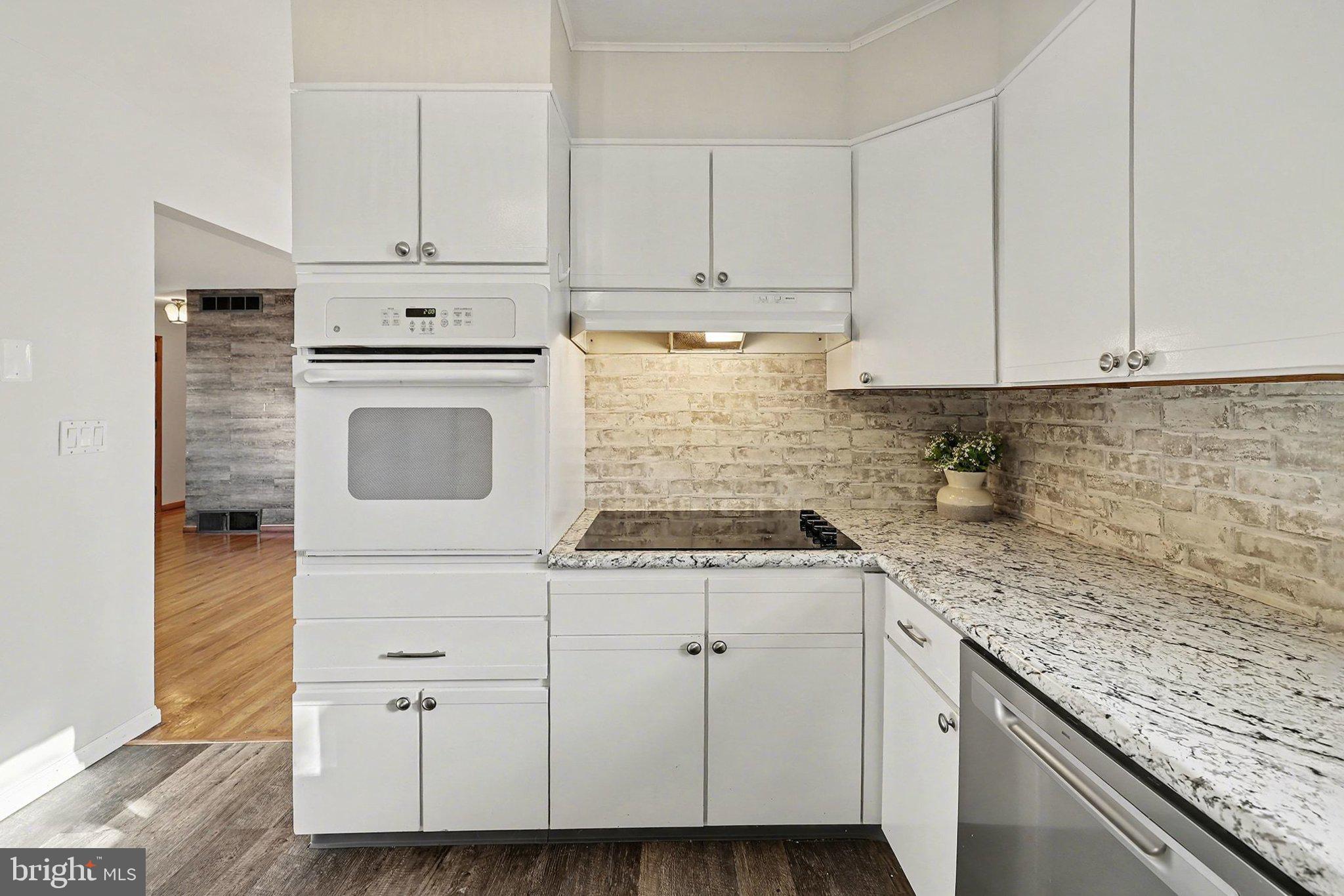 CEDAR CLIFF MANOR - Residential