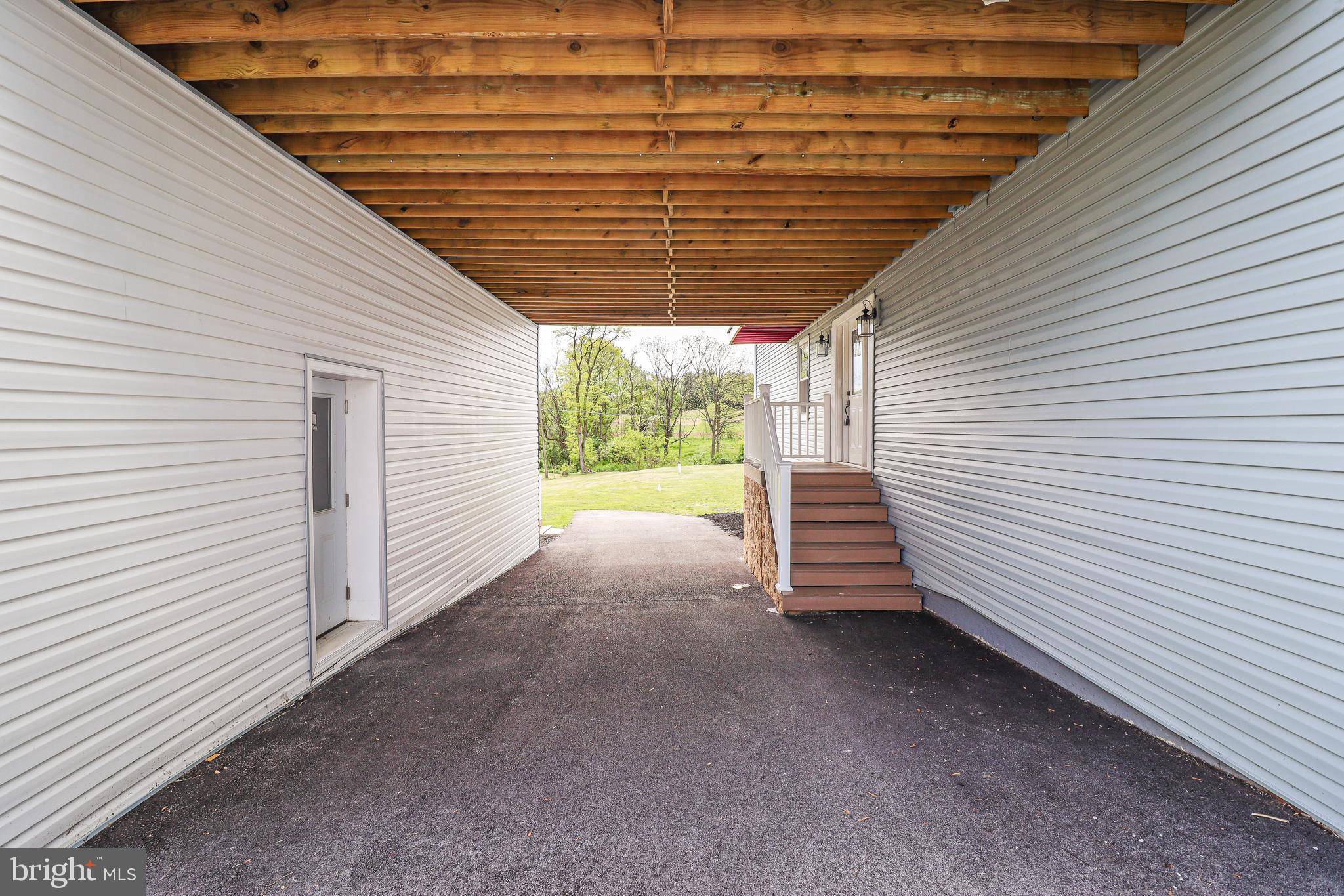 1111 S MOUNTAIN ROAD