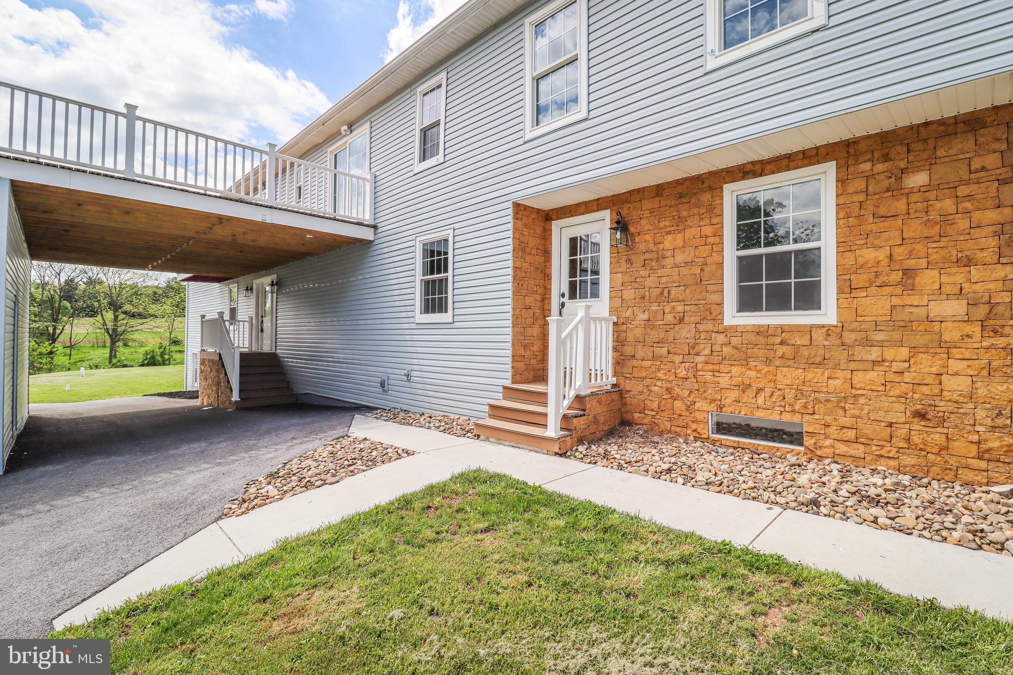 1111 S MOUNTAIN ROAD