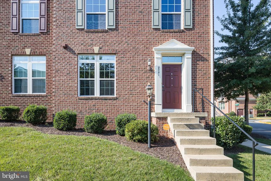 Beautiful, three-story, end-unit townhome in desirable Potomac Club. Lovely hardwood floors, fireplace, spacious kitchen with gas cooktop, double oven, built-in microwave, and large center island for plenty of storage and prep space. Bonus space on lower level (entry level) for study, additional living area, craft space, etc. Take the party out onto the deck for a barbecue, or enjoy a cup of coffee to start your day. Three beds and two full baths on third level for optimum privacy. Community amenities include security gate, pool, fitness center, playground, and more. Pets on case-by-case basis. *** Resident must choose between two resident benefit packages at time of application.