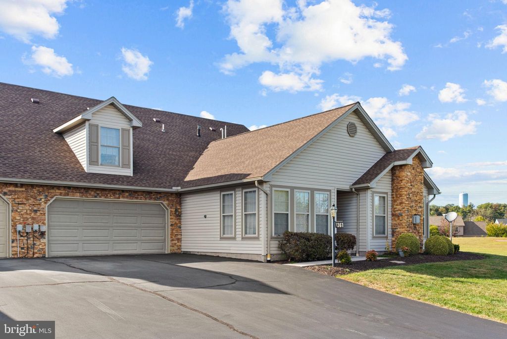 Photo of 1361 Wellington Drive #D3, YORK, PA 17408 (MLS # PAYK2089960)