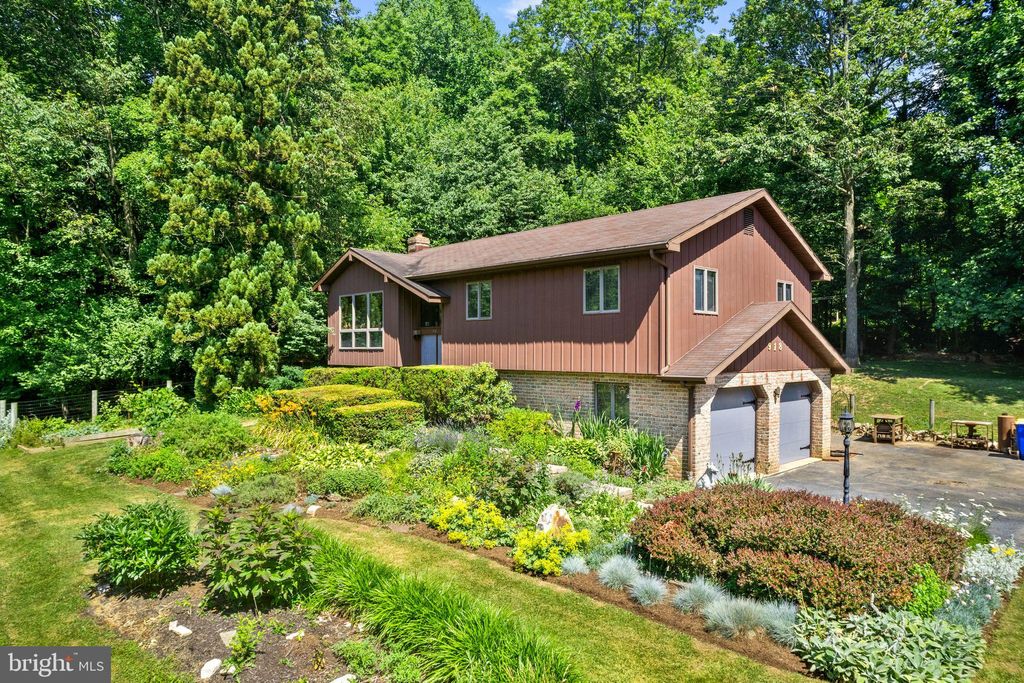 Photo of 918 Glorry Lane, Narvon, PA 17555 (MLS # PALA2052486)