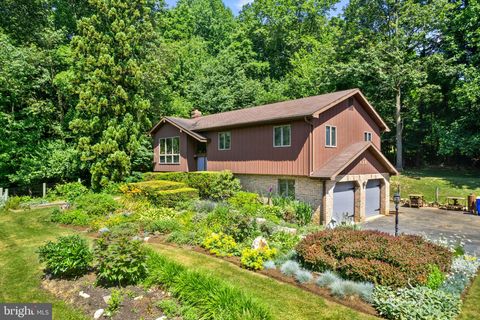 Photo of 918 Glorry Lane, Narvon, PA 17555 (MLS # PALA2052486)