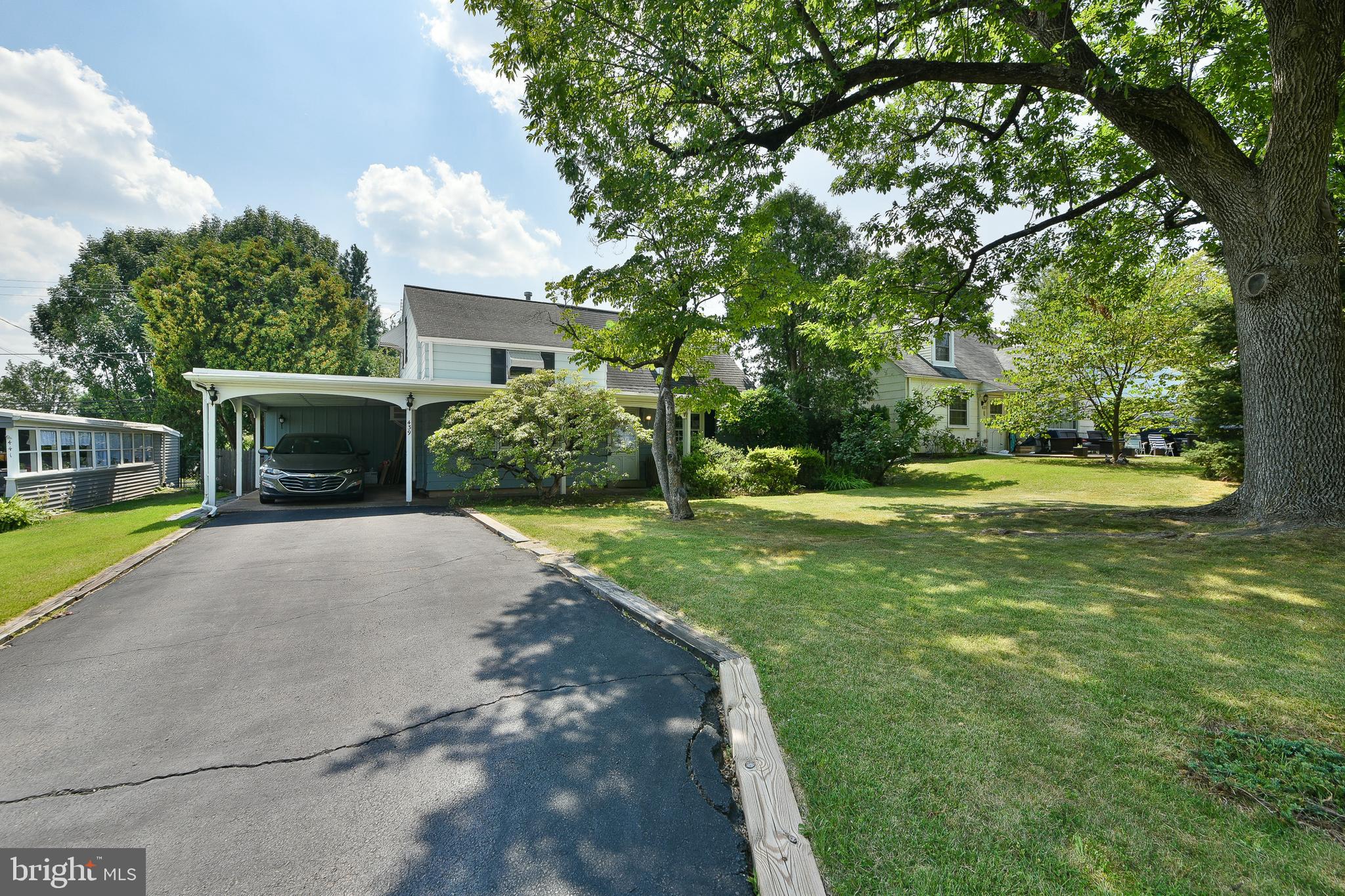439 MANOR ROAD