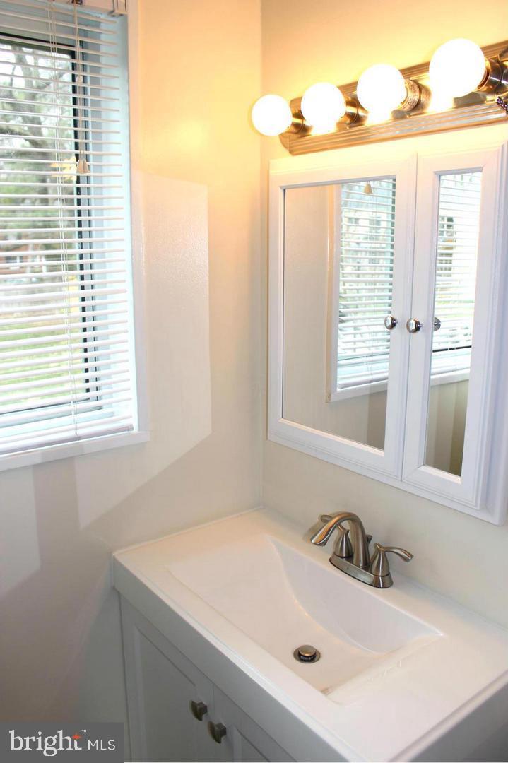 PARKSIDE CONDOMINIUMS - Residential Lease