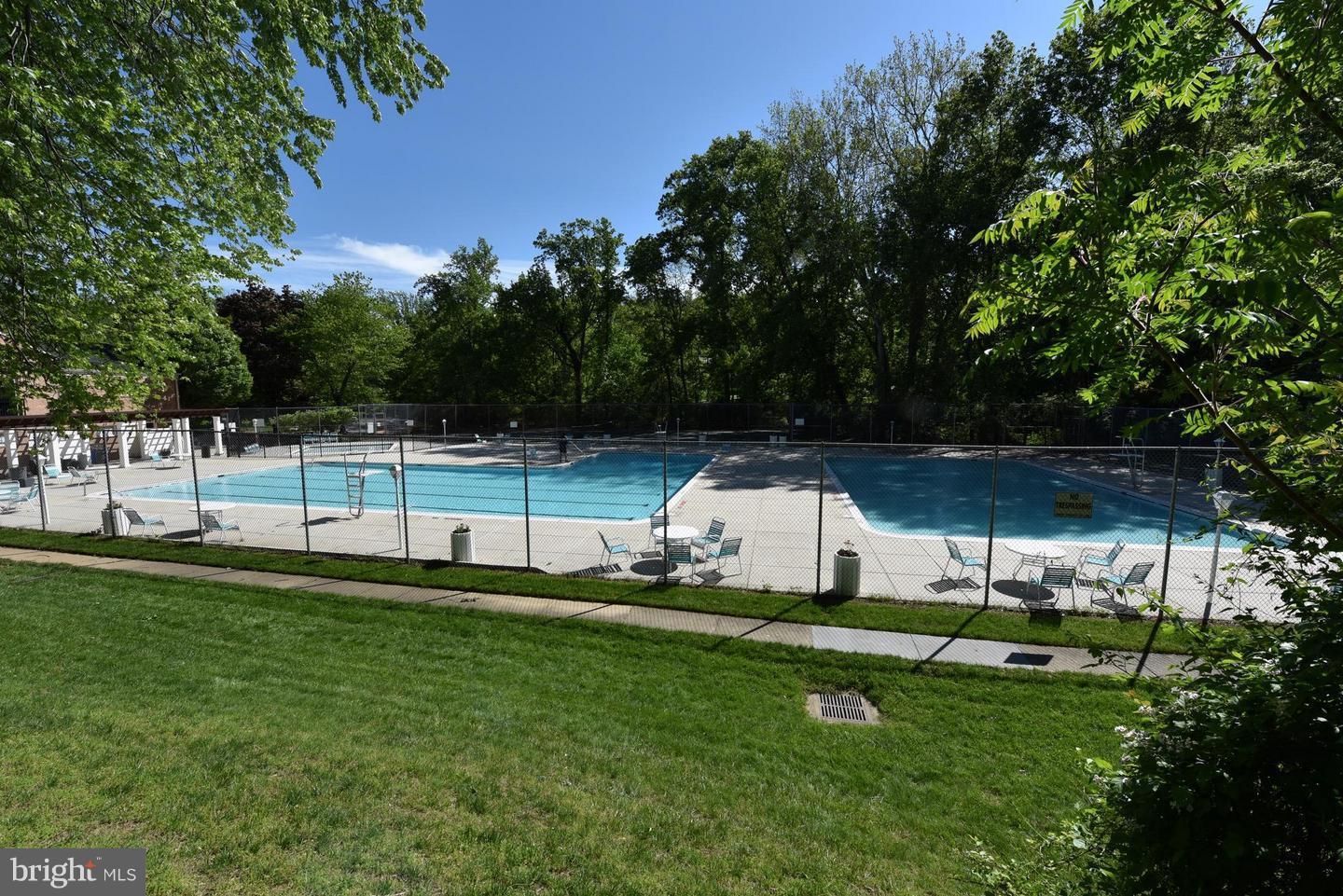 PARKSIDE CONDOMINIUMS - Residential Lease