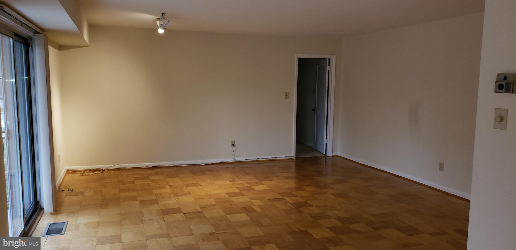 PARKSIDE CONDOMINIUMS - Residential Lease