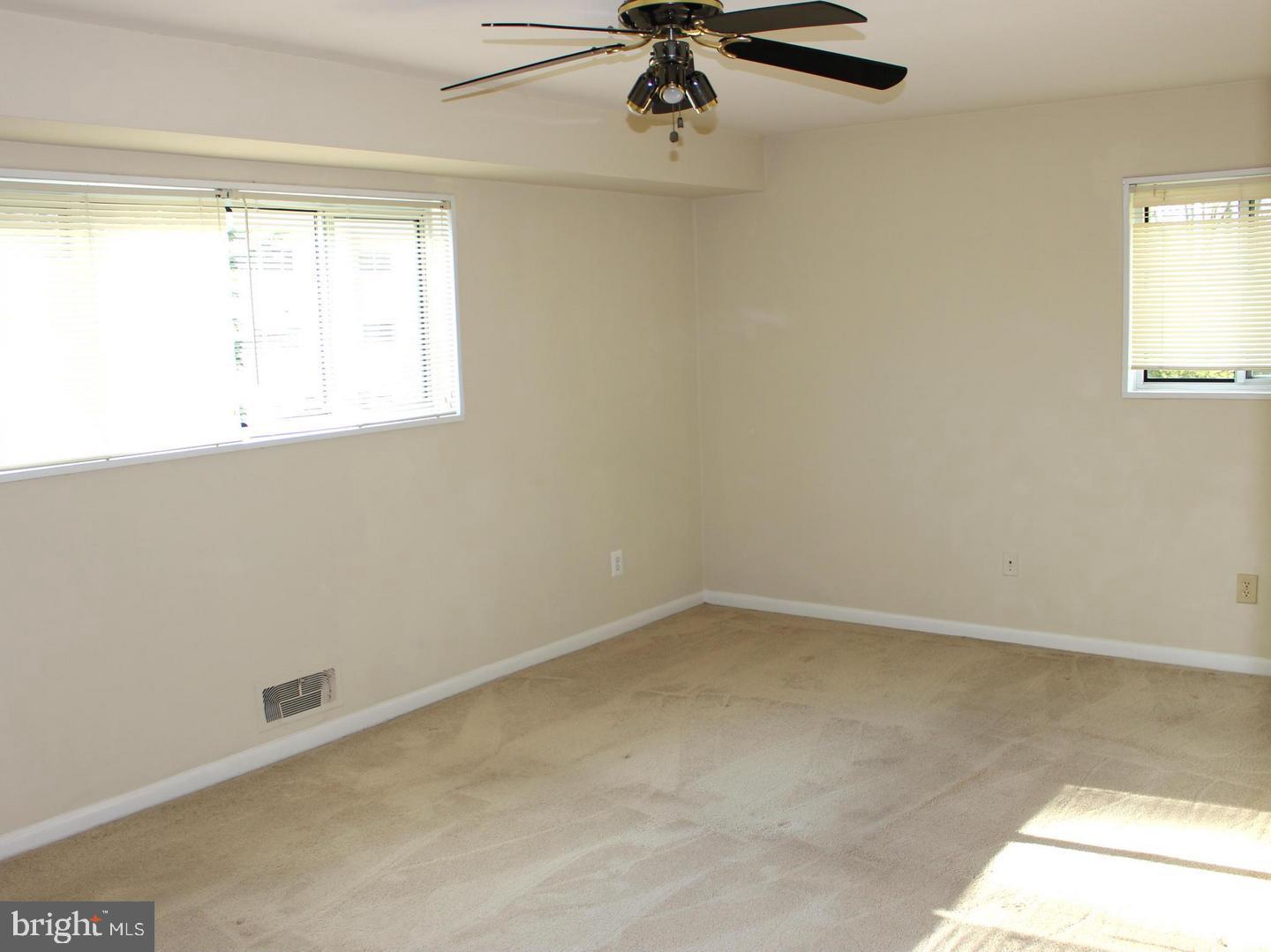 PARKSIDE CONDOMINIUMS - Residential Lease