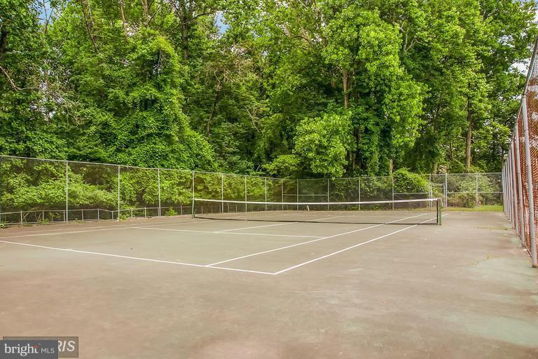 PARKSIDE CONDOMINIUMS - Residential Lease