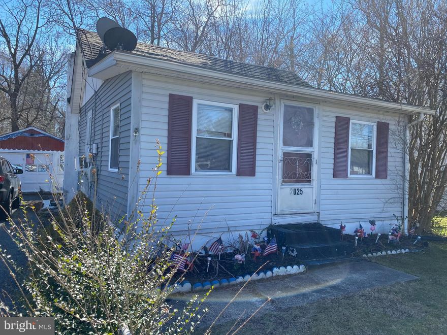 Listed and sold simultaneously.