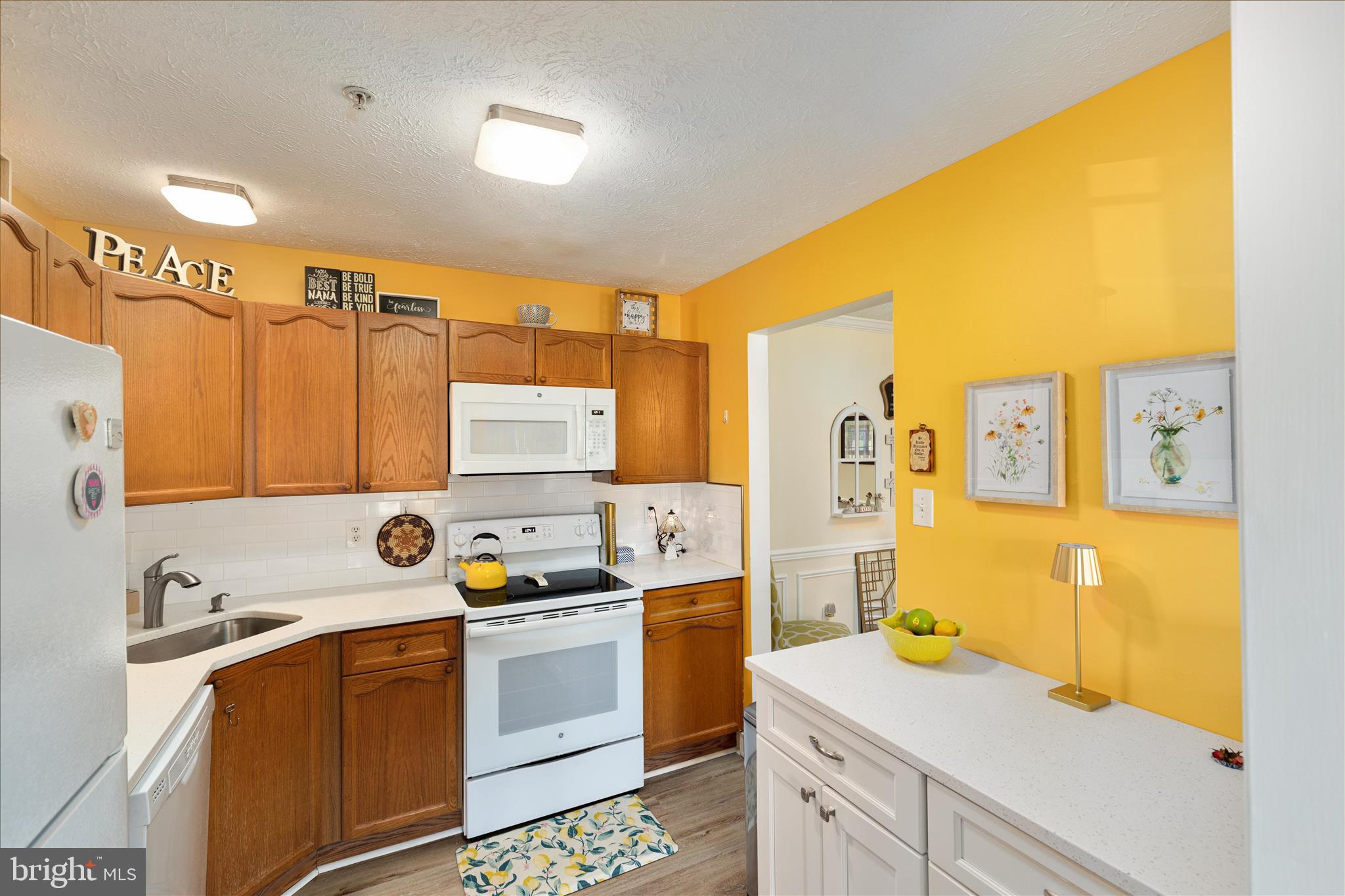 PARKVIEW CONDOMINIUMS - Residential