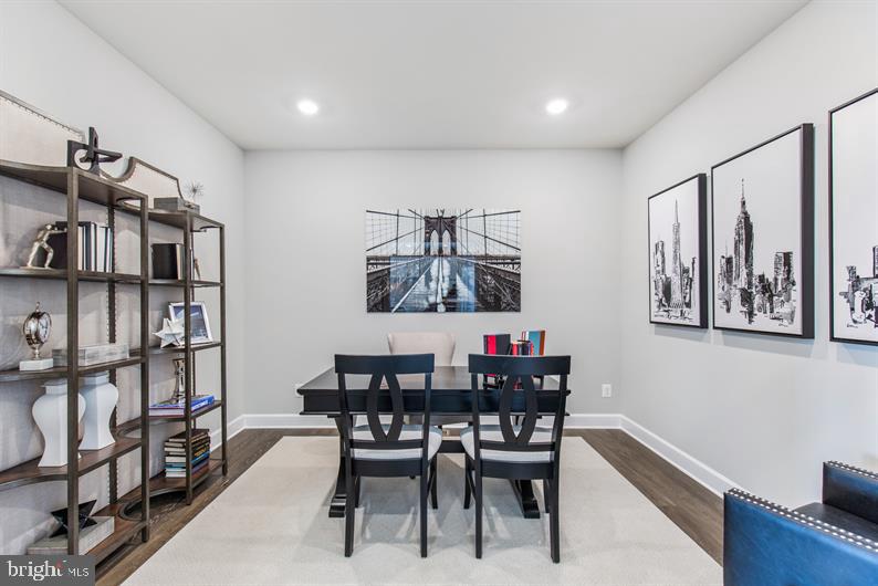 WAYNE GLEN - Residential