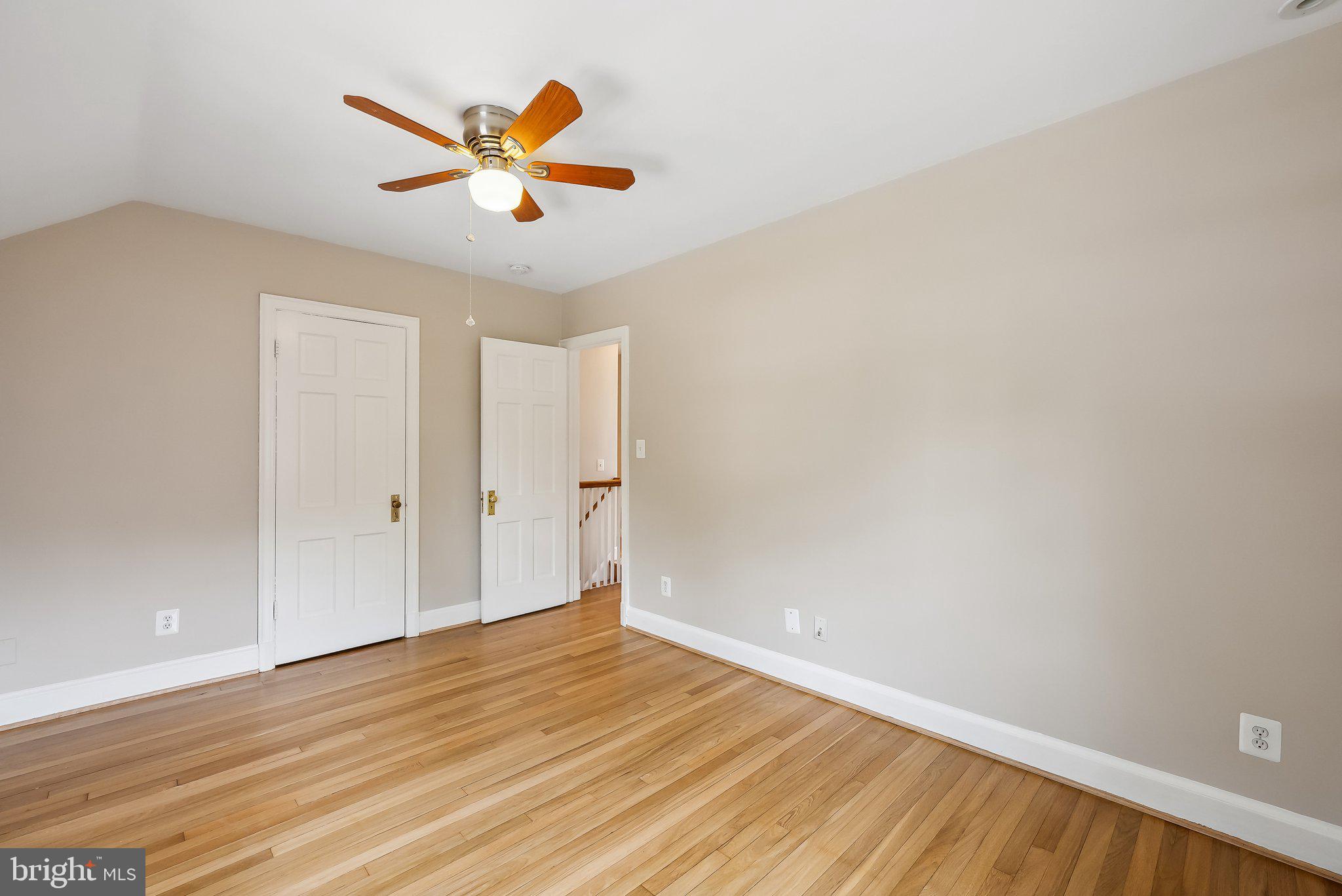 ENGLISH VILLAGE - Residential