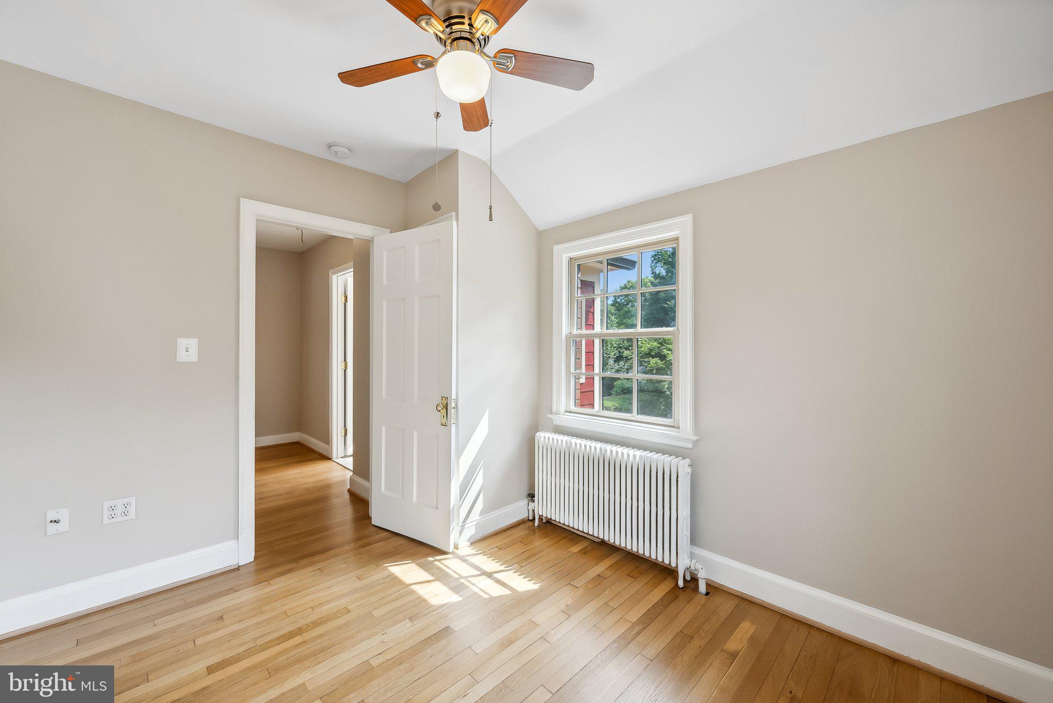 ENGLISH VILLAGE - Residential