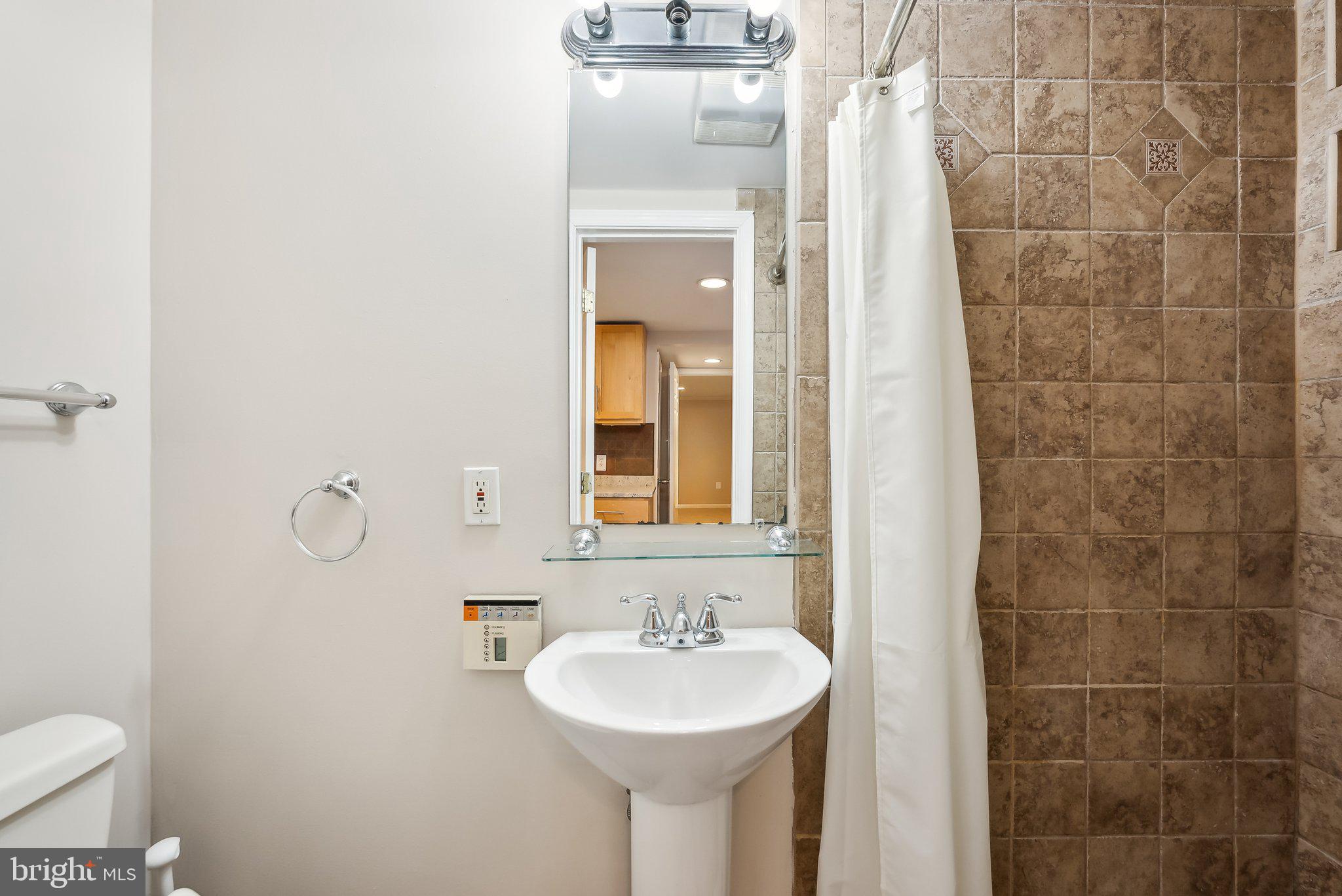 ENGLISH VILLAGE - Residential