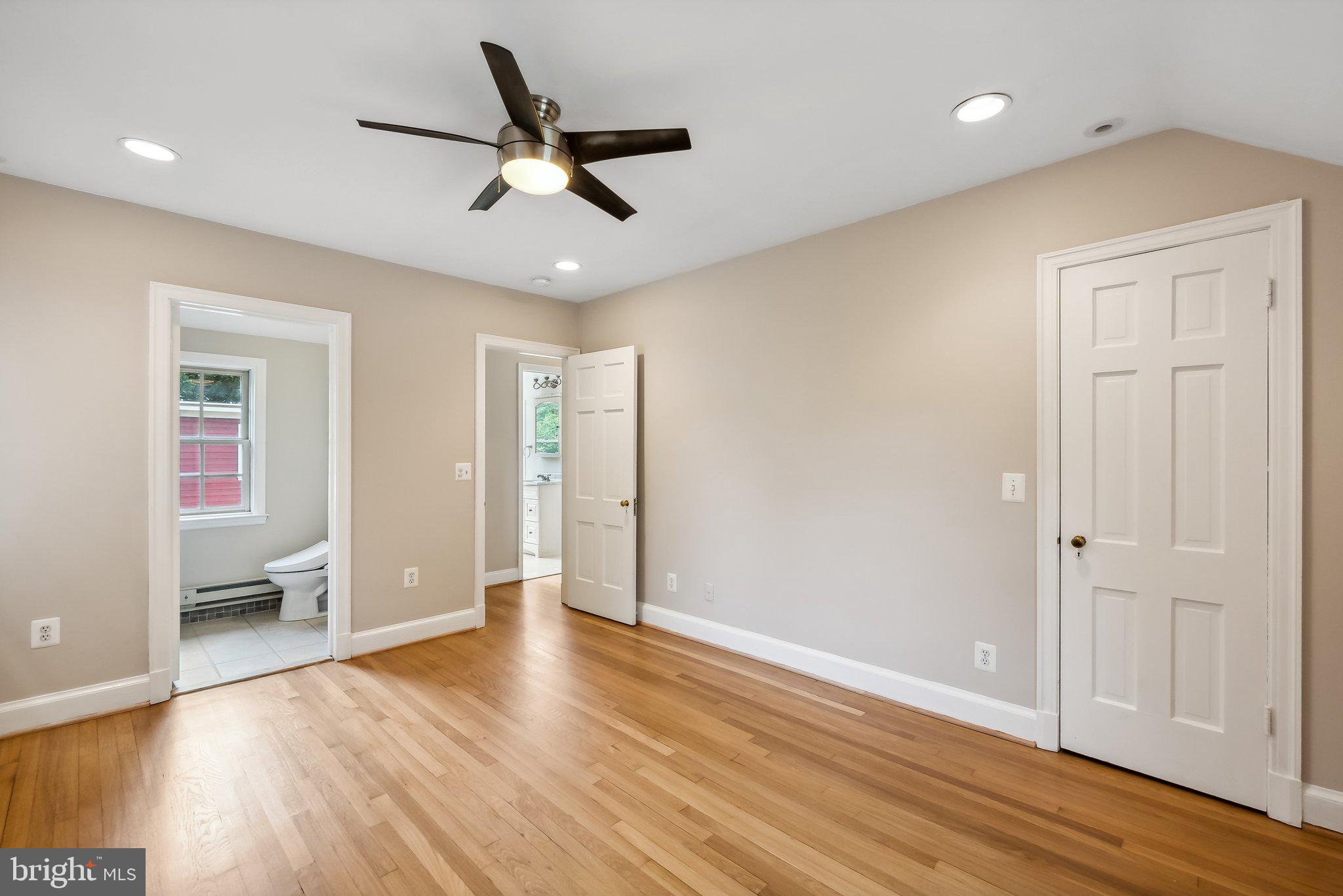 ENGLISH VILLAGE - Residential