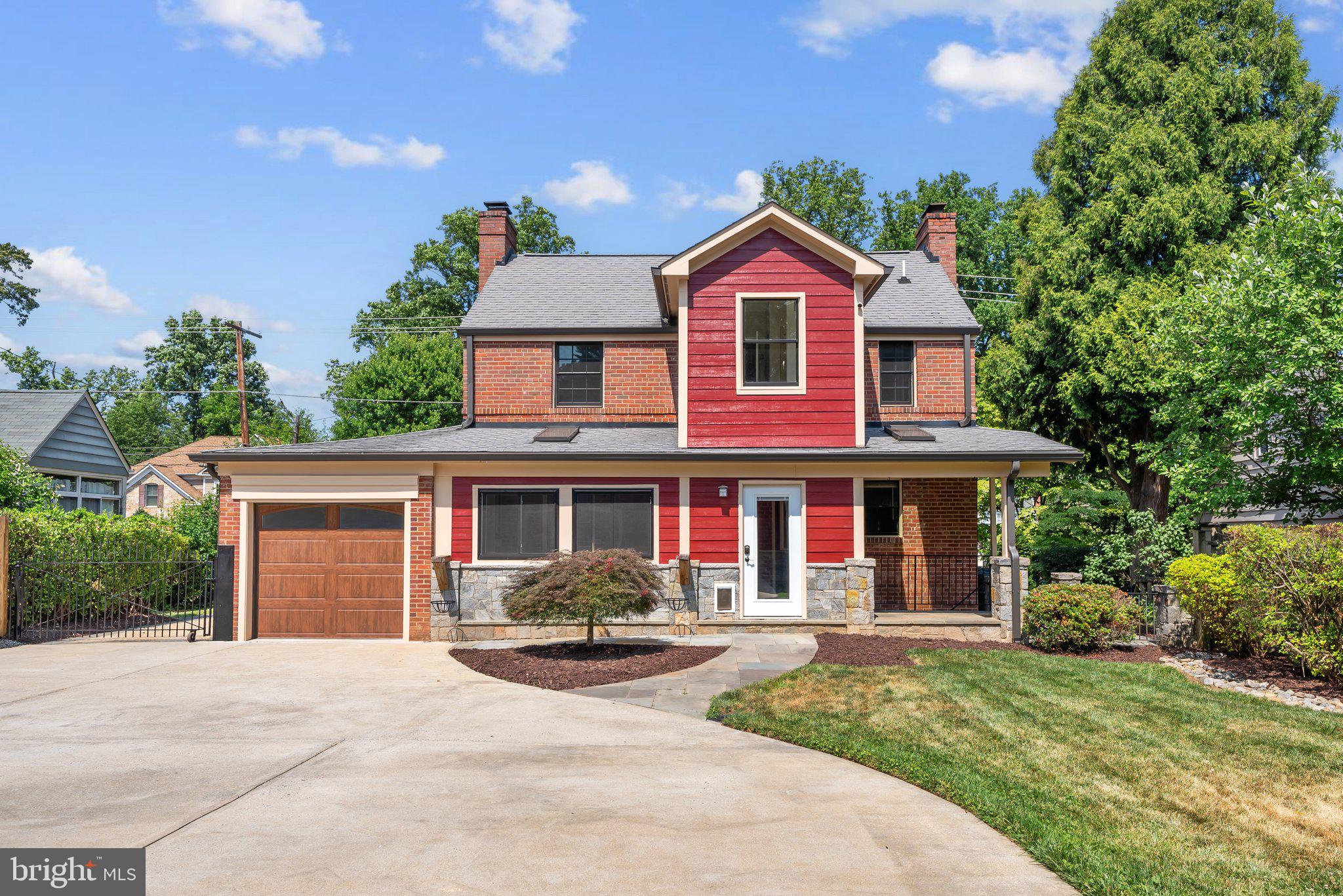 ENGLISH VILLAGE - Residential