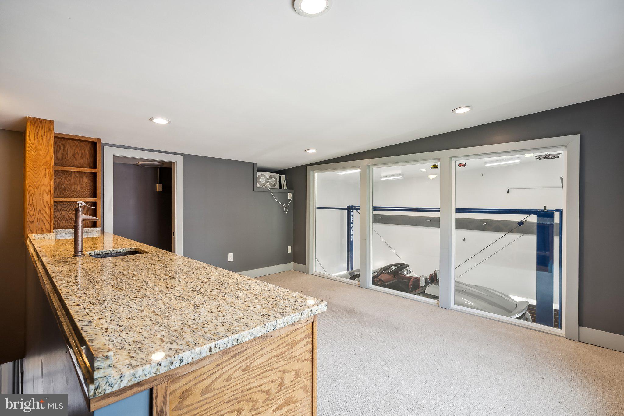 ENGLISH VILLAGE - Residential