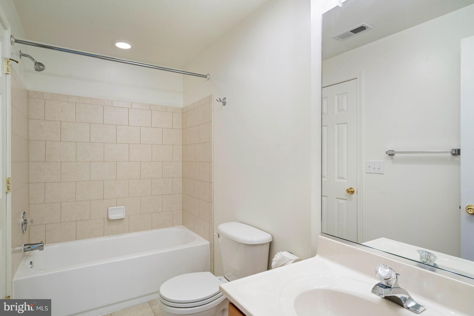 BLOOMS CROSSING - Residential