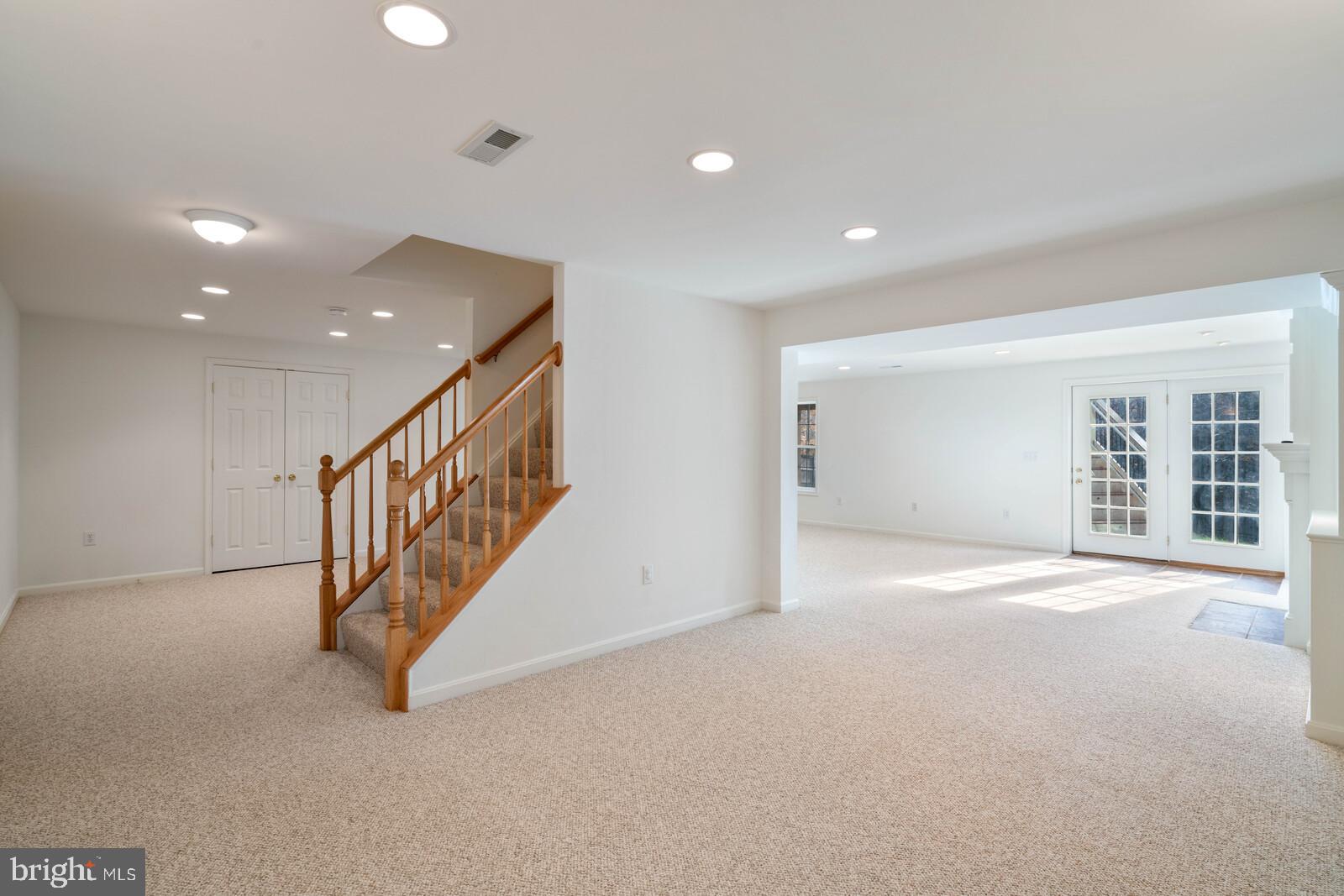 BLOOMS CROSSING - Residential