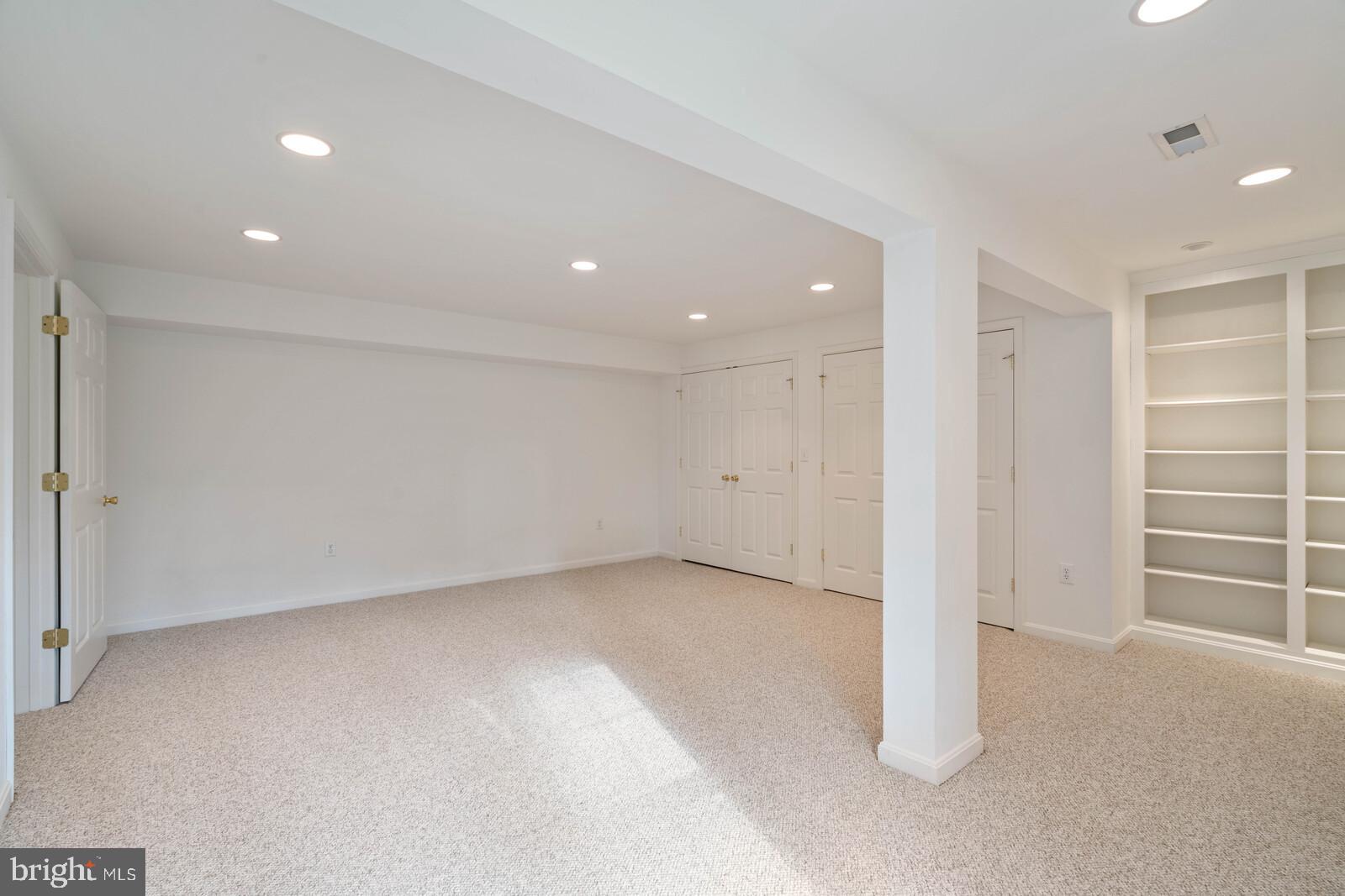 BLOOMS CROSSING - Residential