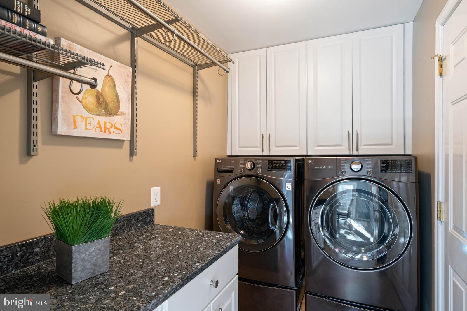 BLOOMS CROSSING - Residential