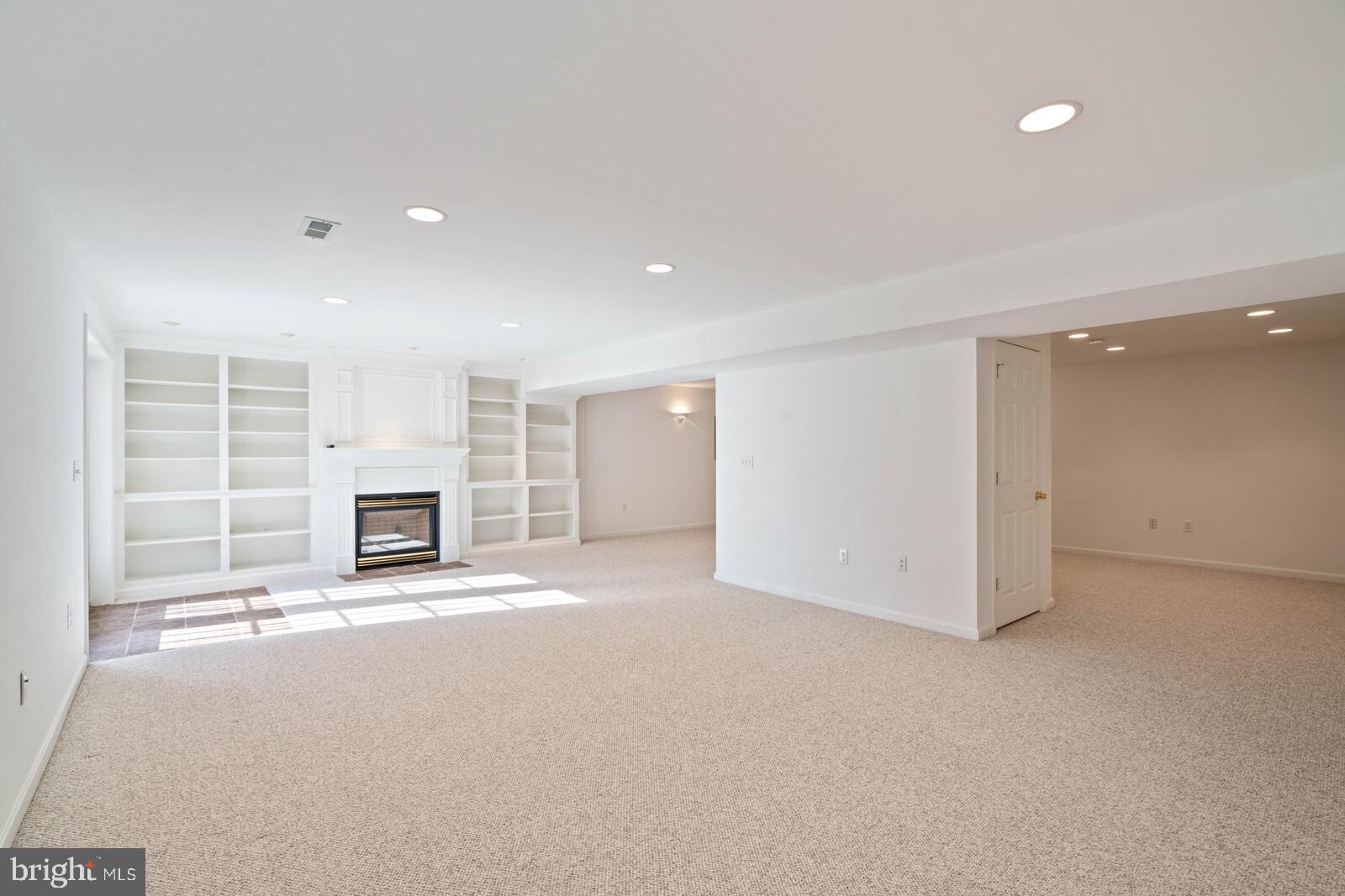 BLOOMS CROSSING - Residential