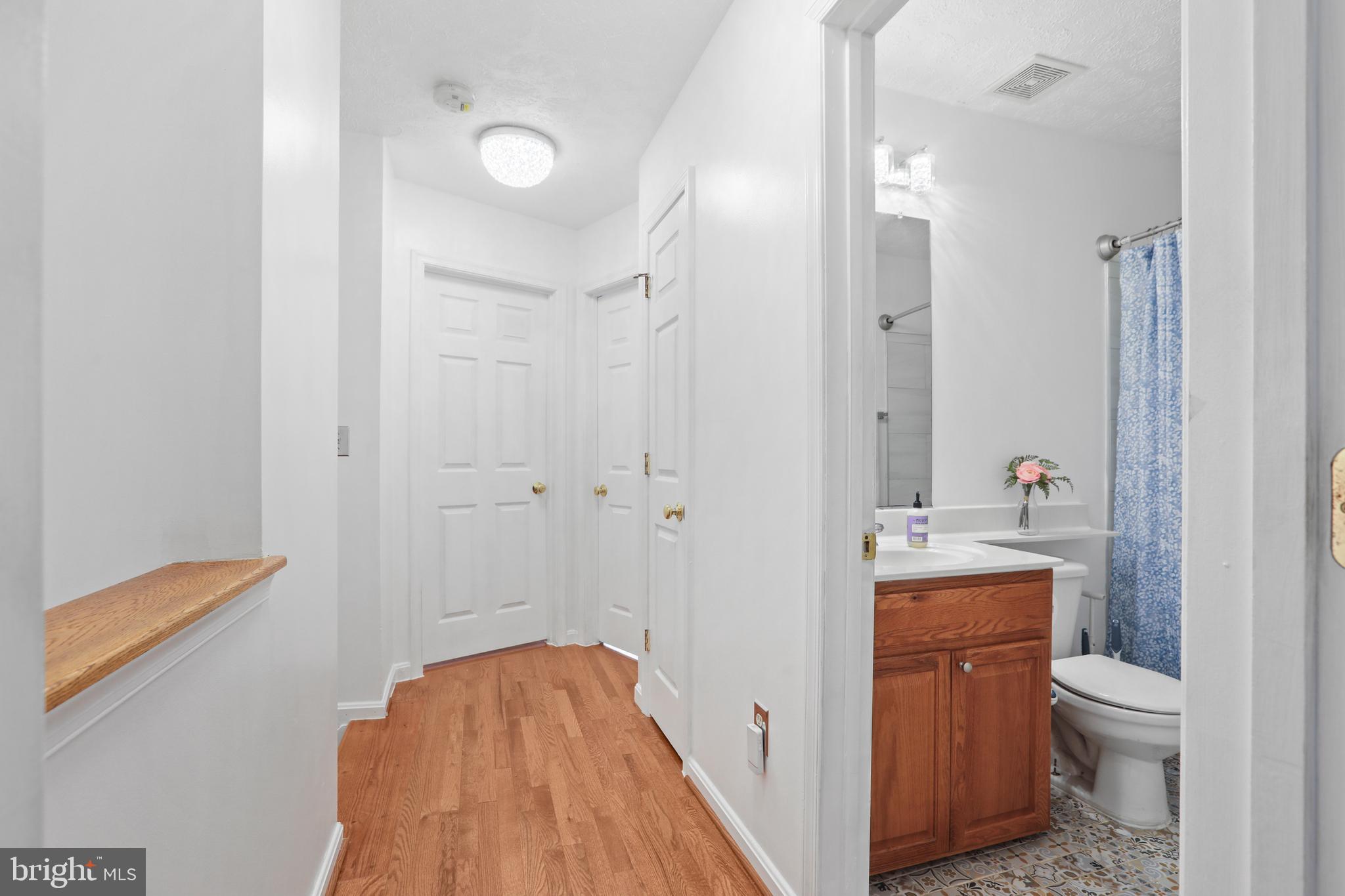 CONSTANT FRIENDSHIP - Residential