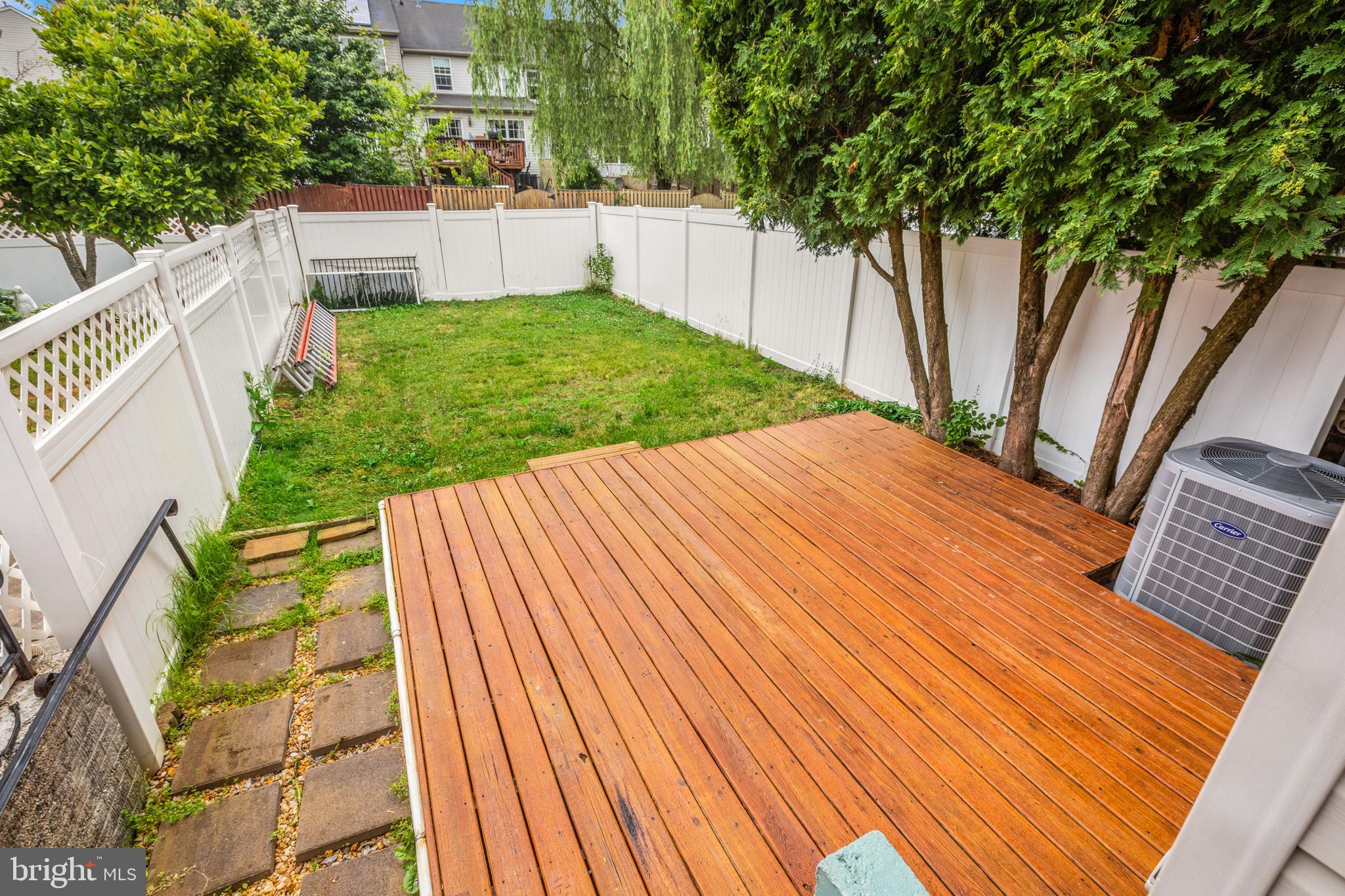 CONSTANT FRIENDSHIP - Residential