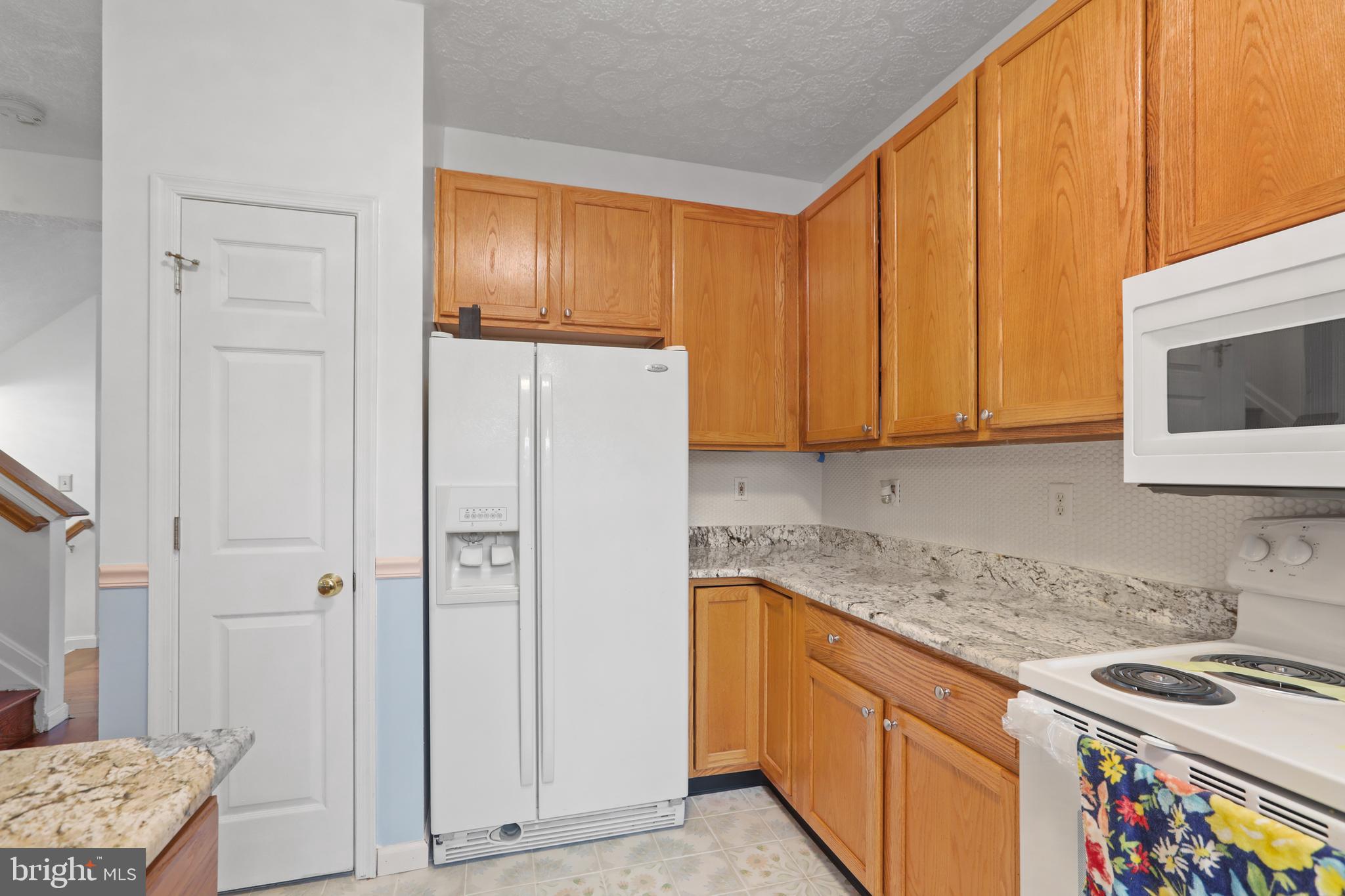 CONSTANT FRIENDSHIP - Residential