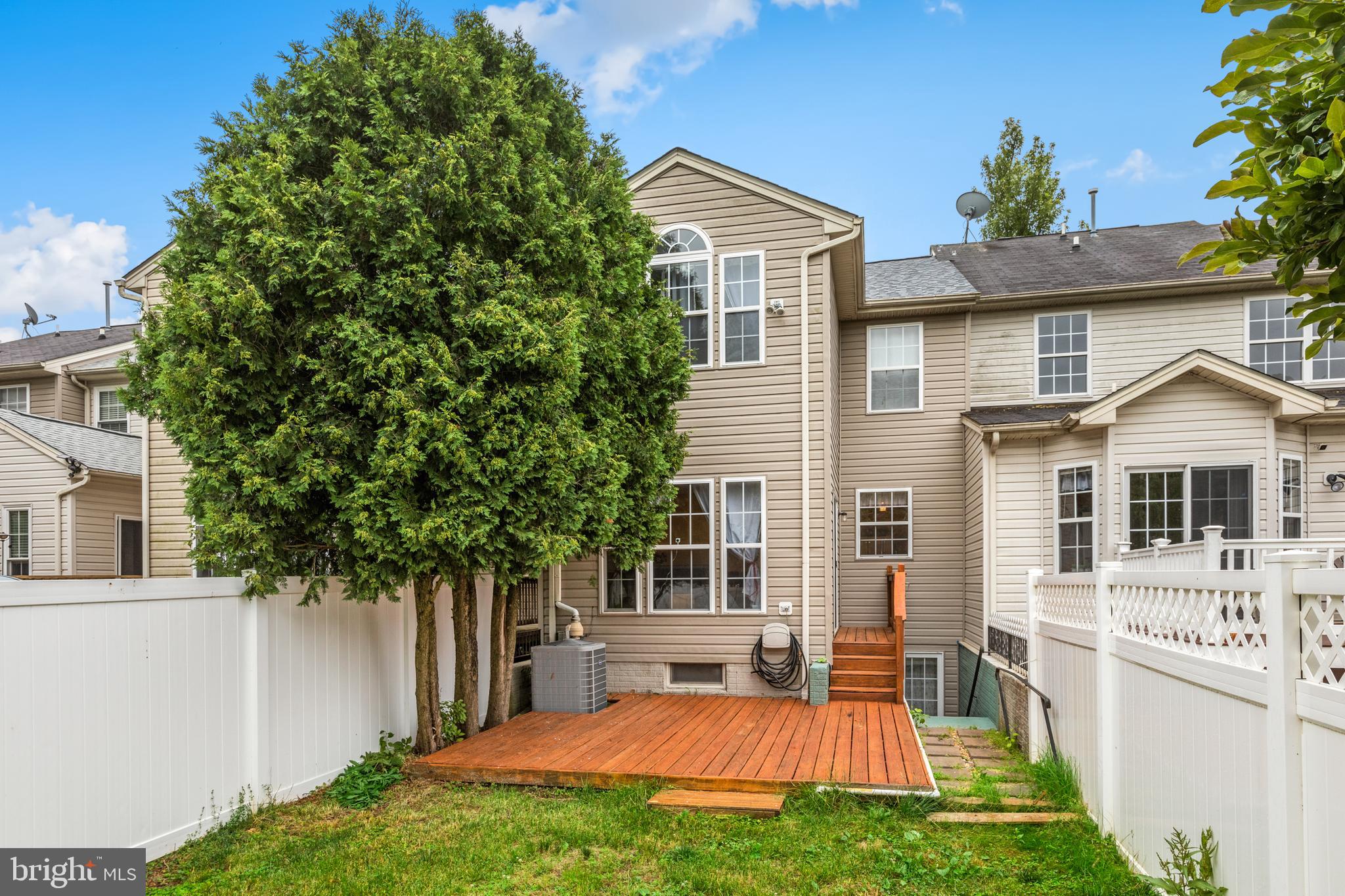 CONSTANT FRIENDSHIP - Residential