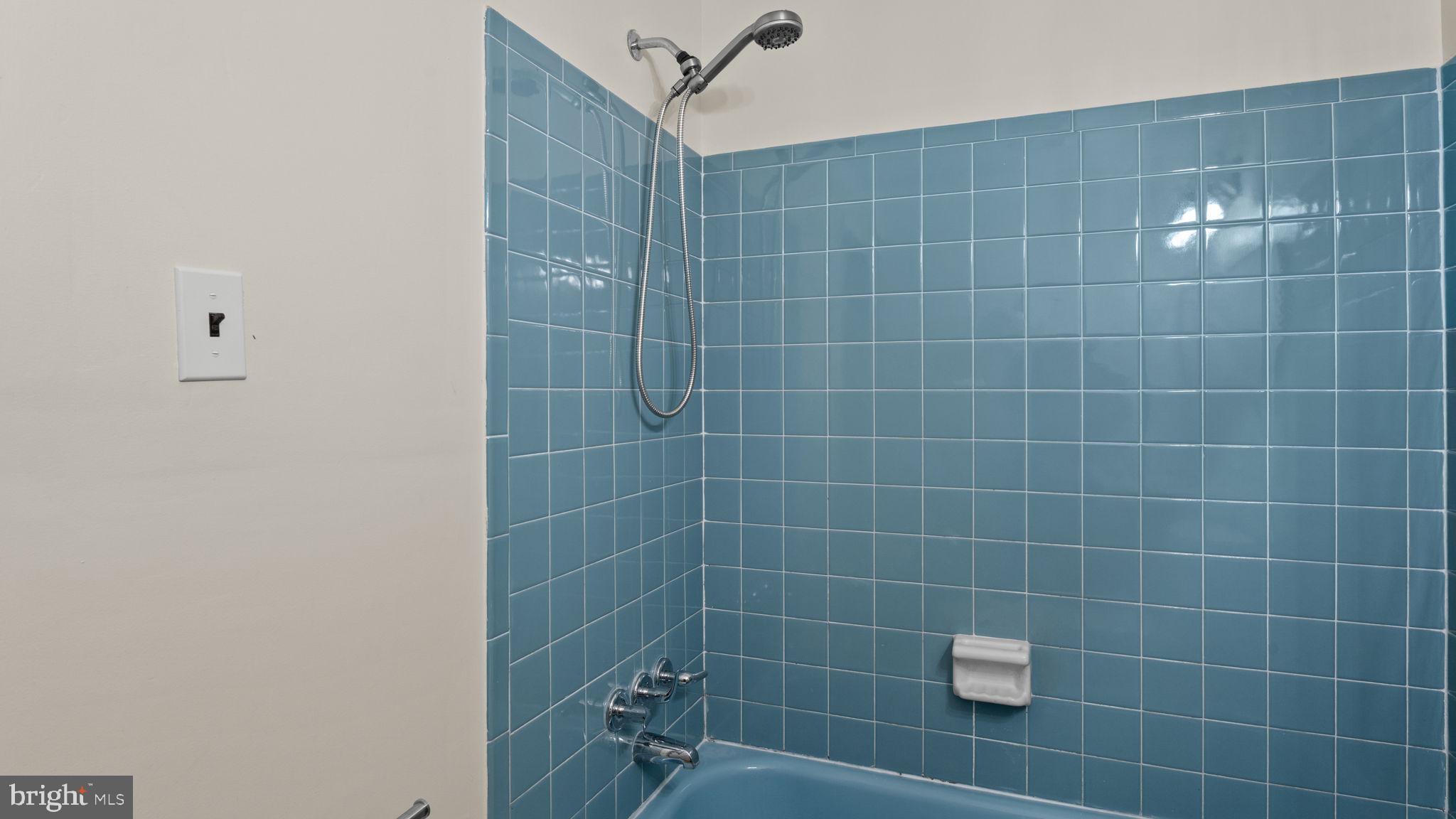 HIDDEN VALLEY - Residential