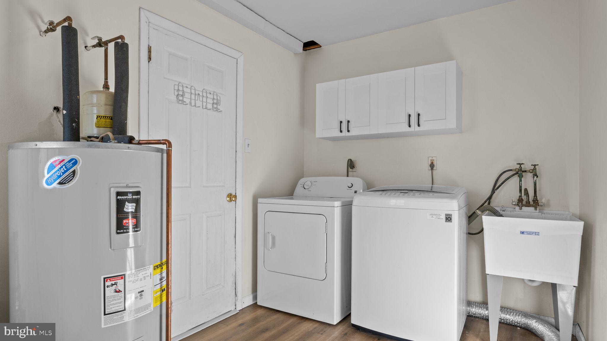 HIDDEN VALLEY - Residential