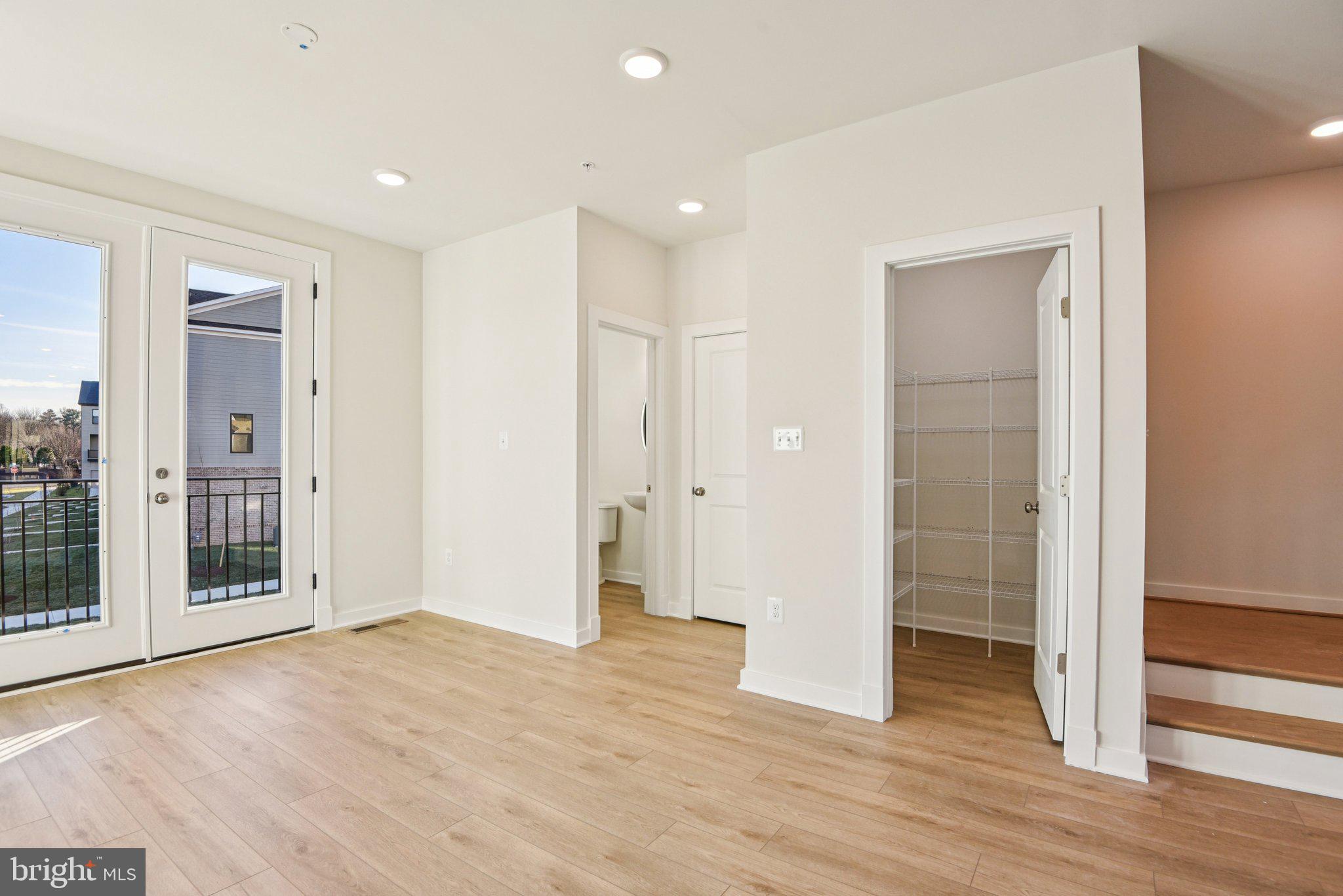 MELFORD TOWN CENTER - Residential