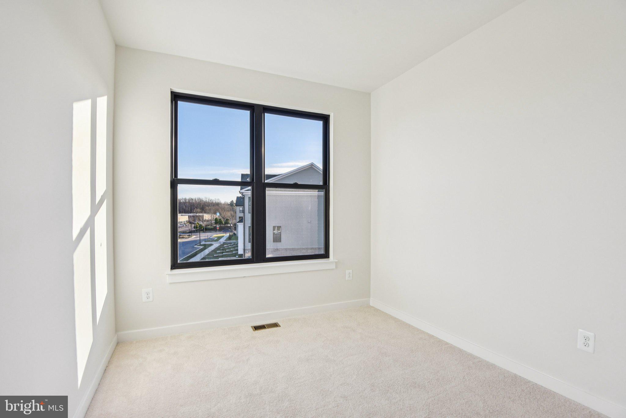 MELFORD TOWN CENTER - Residential