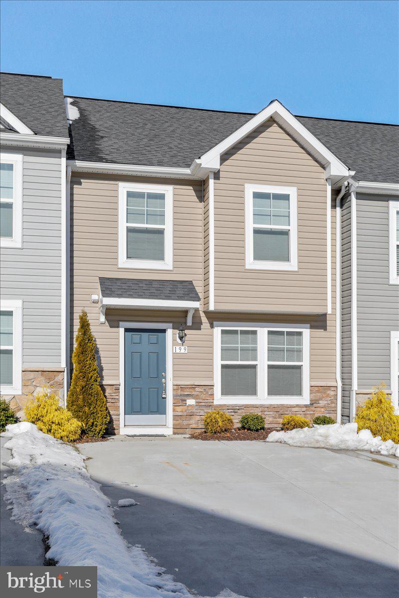 ARCHERS ROCK - Residential