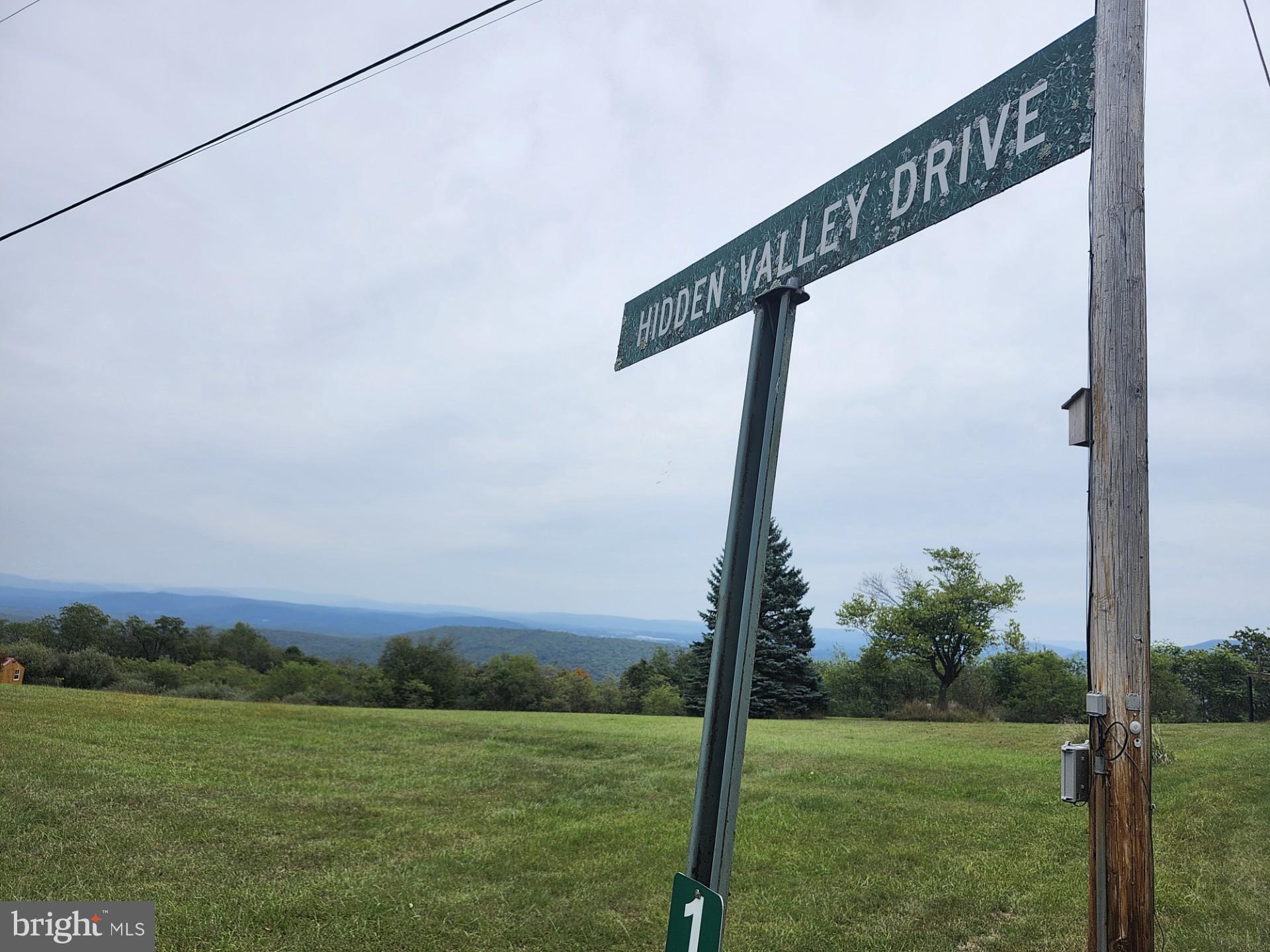 LOST MOUNTAIN - Land