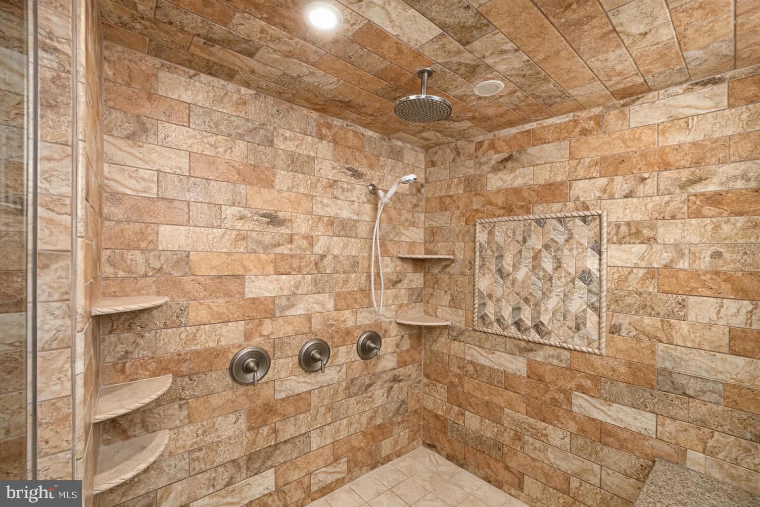 LAKE LAND OR - Residential