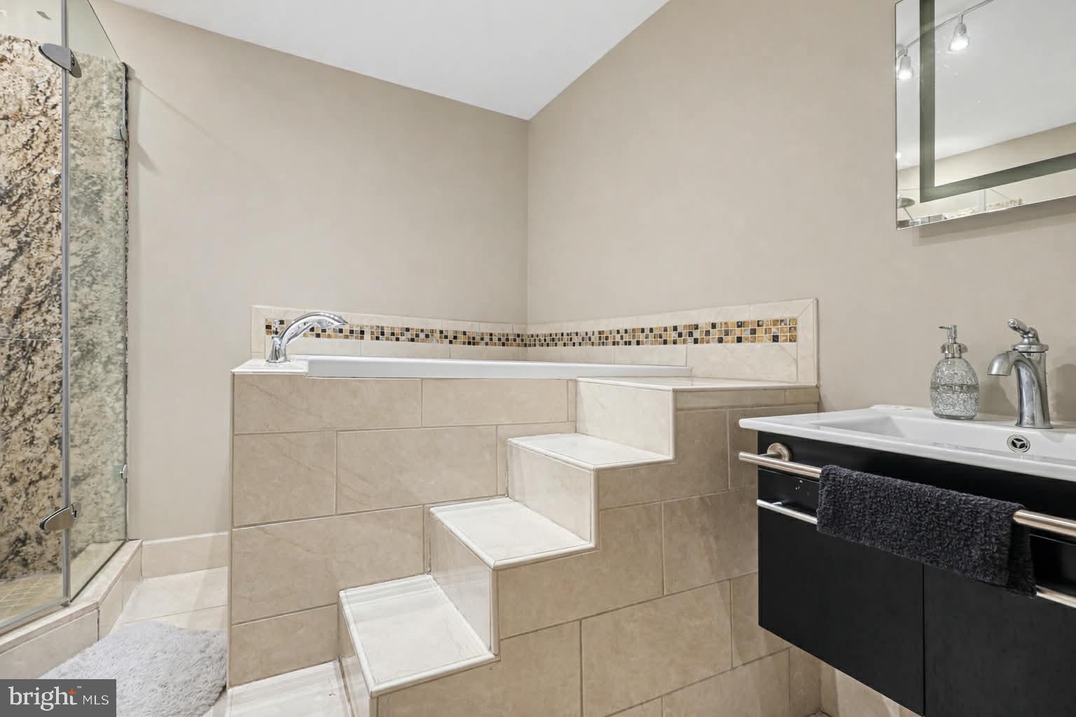 LAKE LAND OR - Residential