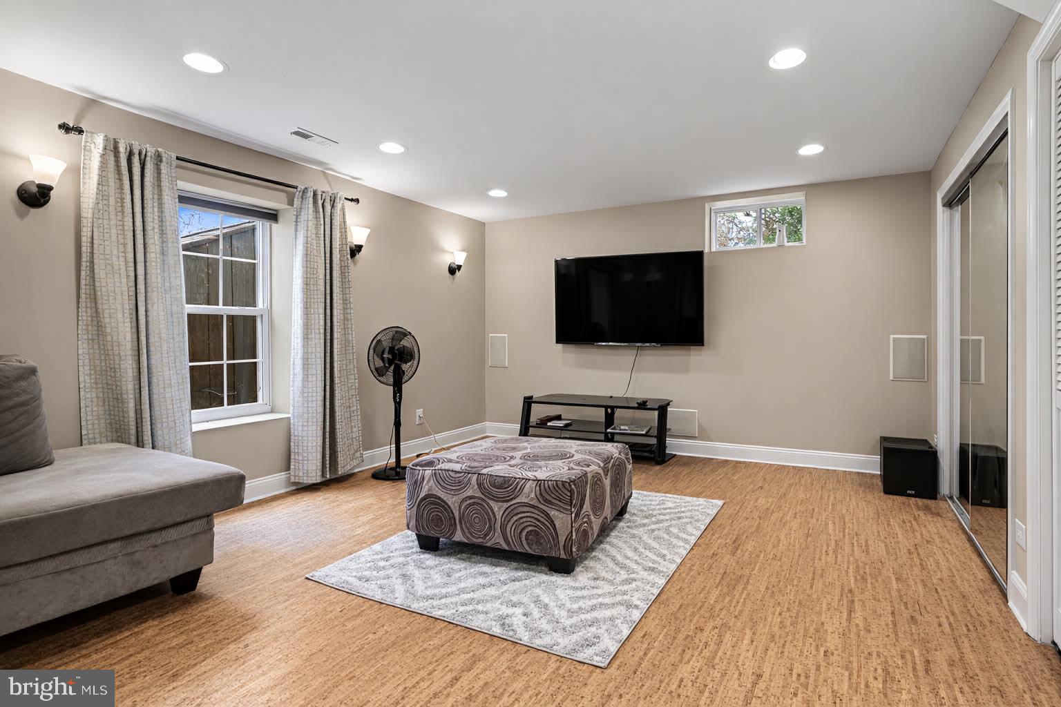 LAKE LAND OR - Residential