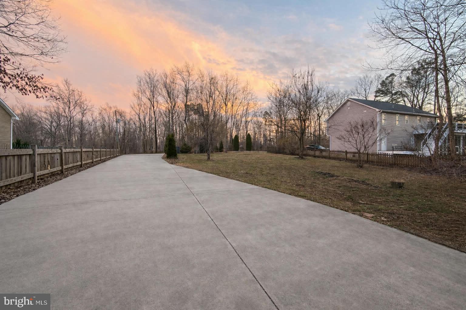 LAKE LAND OR - Residential