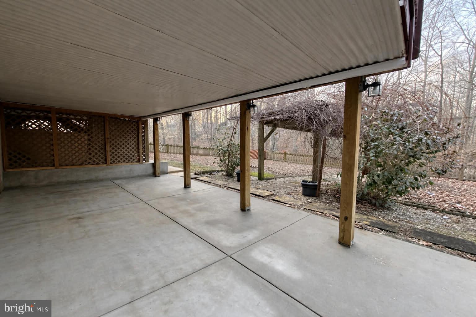 LAKE LAND OR - Residential