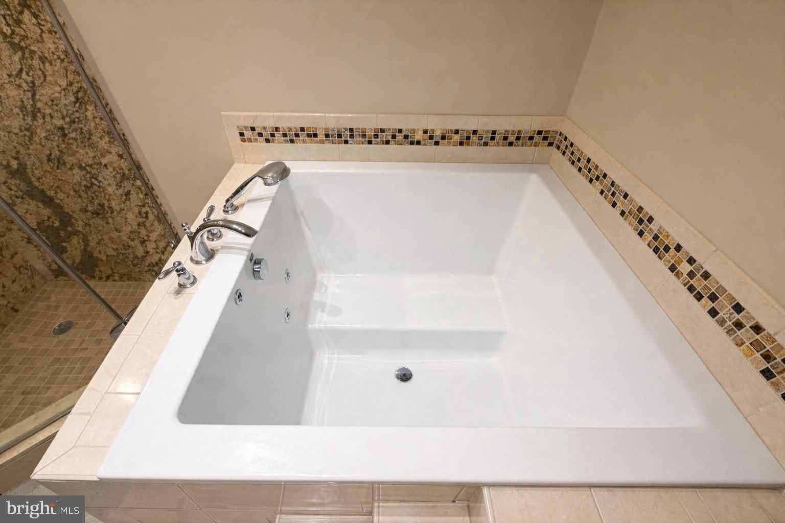 LAKE LAND OR - Residential