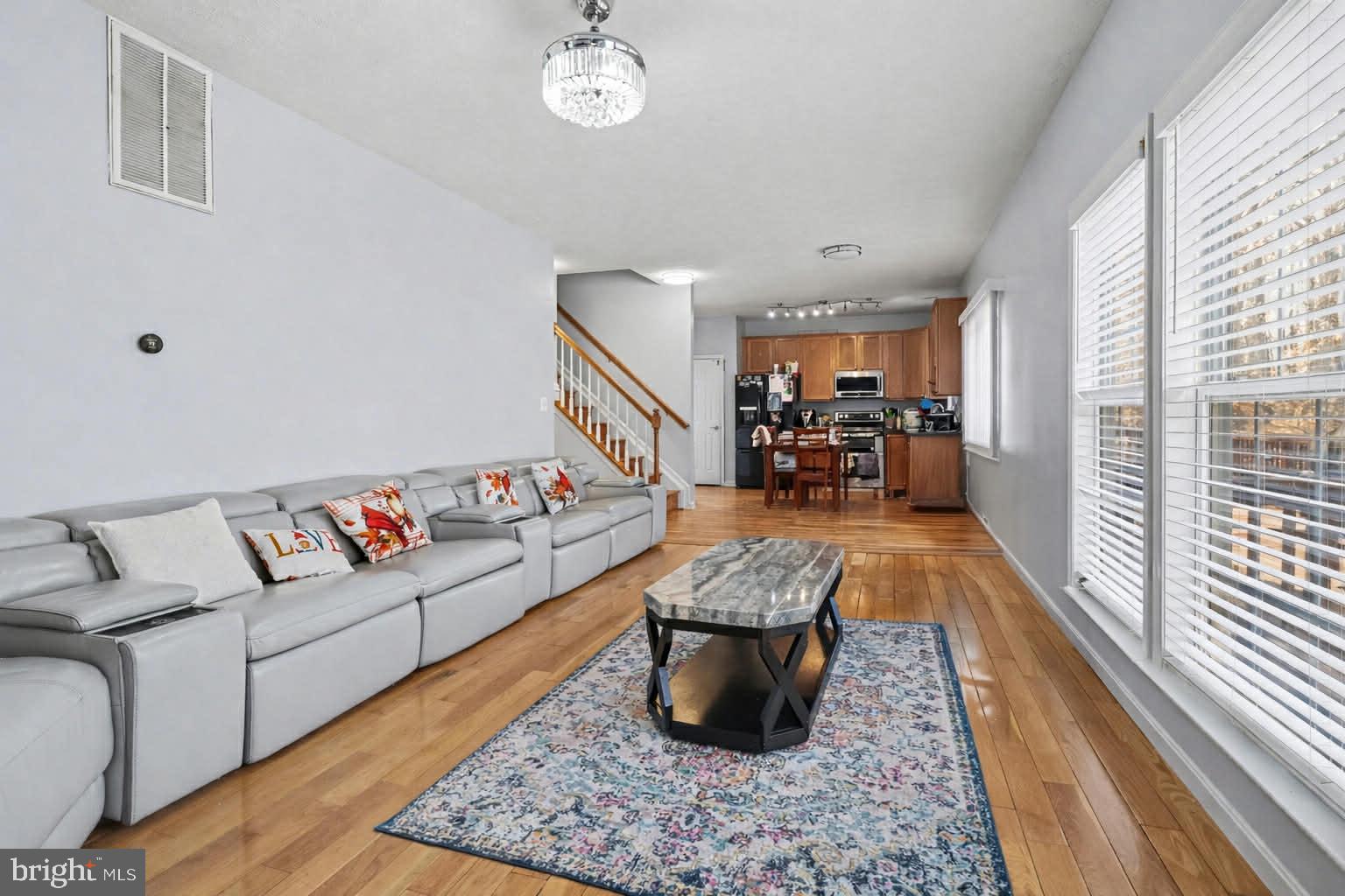 LAKE LAND OR - Residential