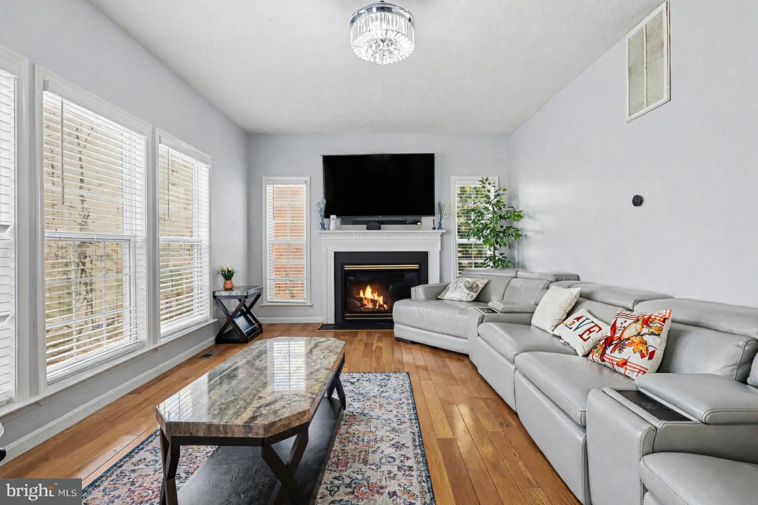 LAKE LAND OR - Residential