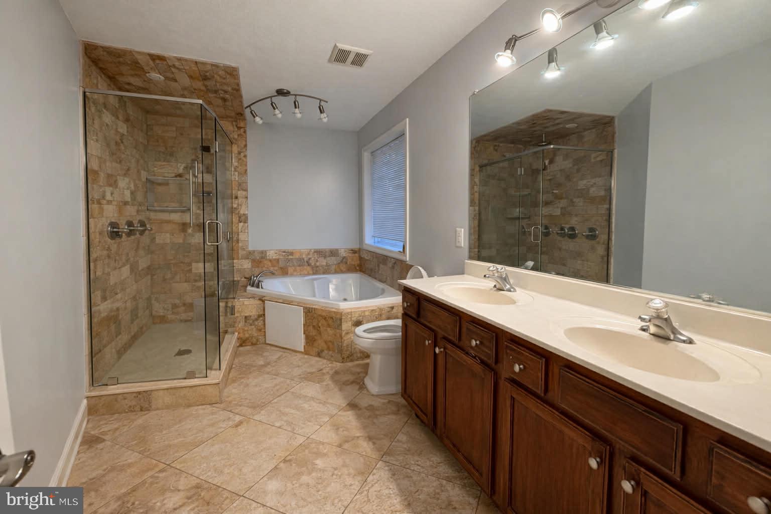 LAKE LAND OR - Residential