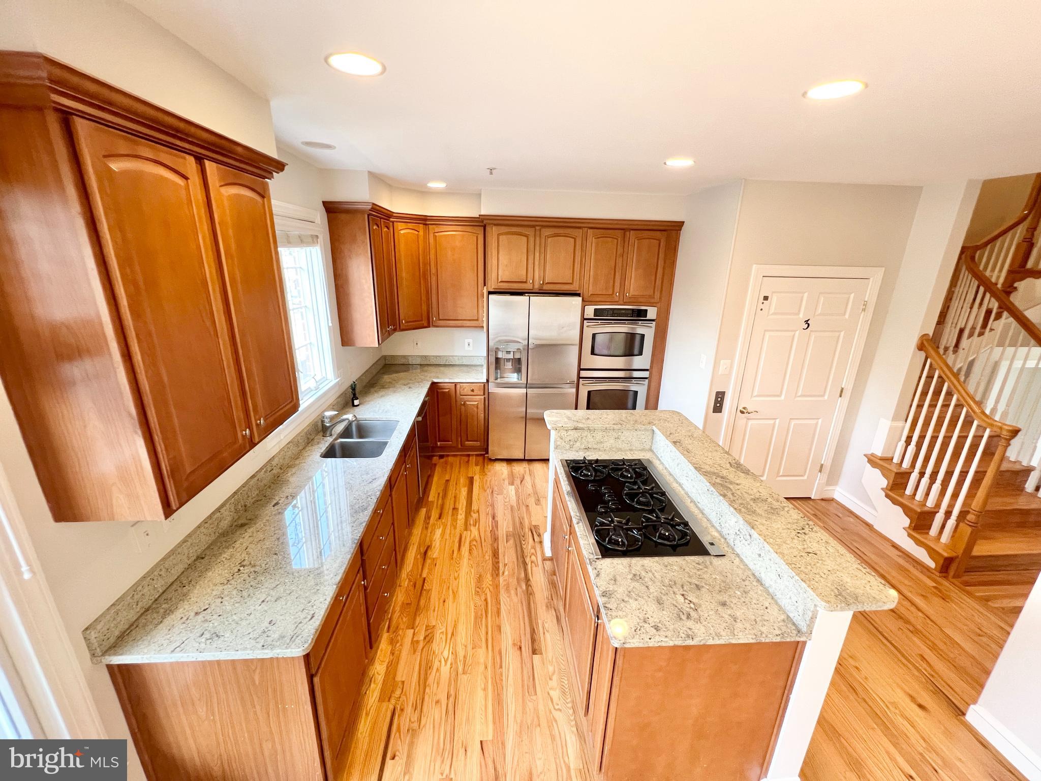 MCLEAN CREST - Residential