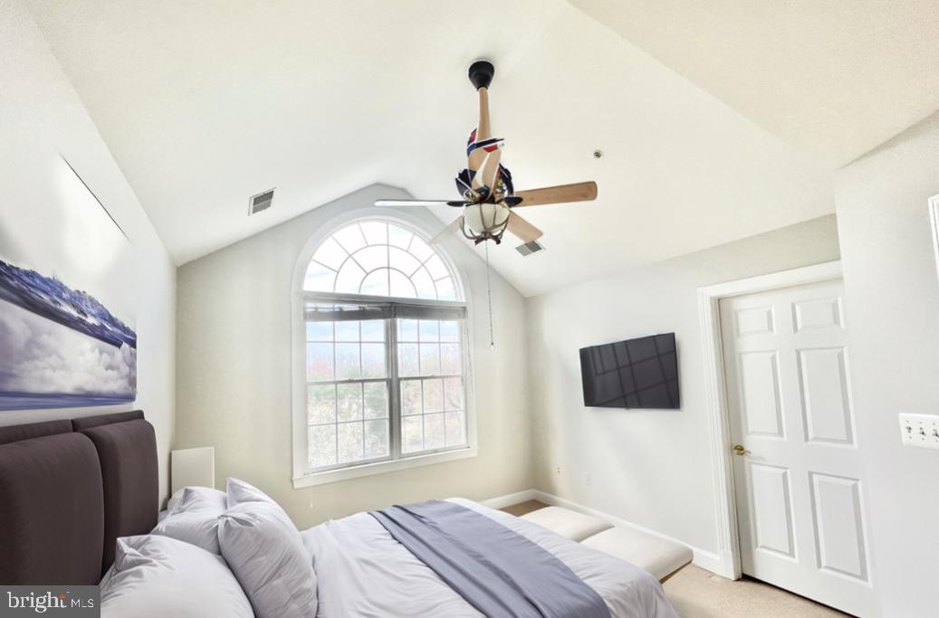 MCLEAN CREST - Residential